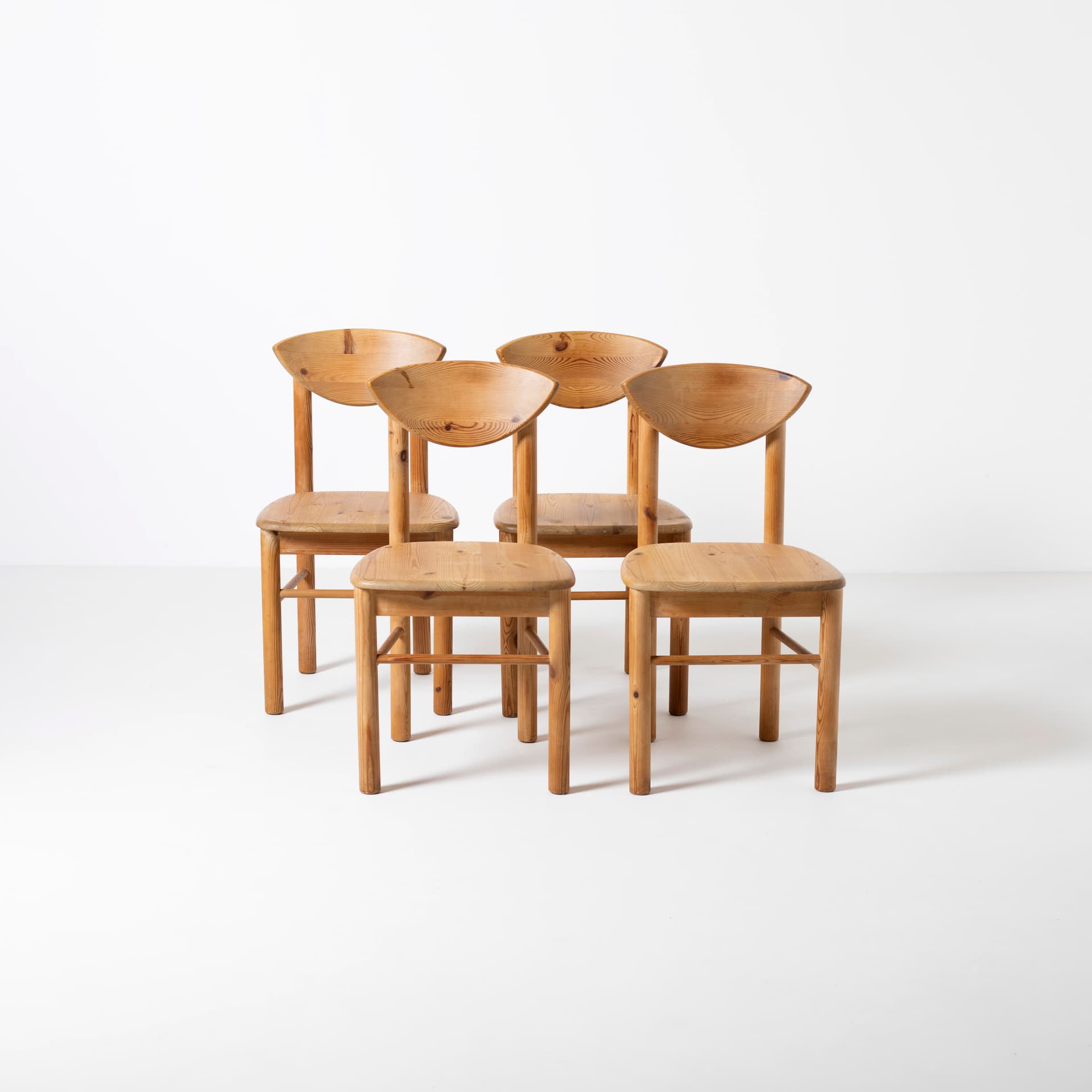 komplet czterech krzeseł jadalnianych, sosna jasnobrązowa, Dania, lata 70. - 96243