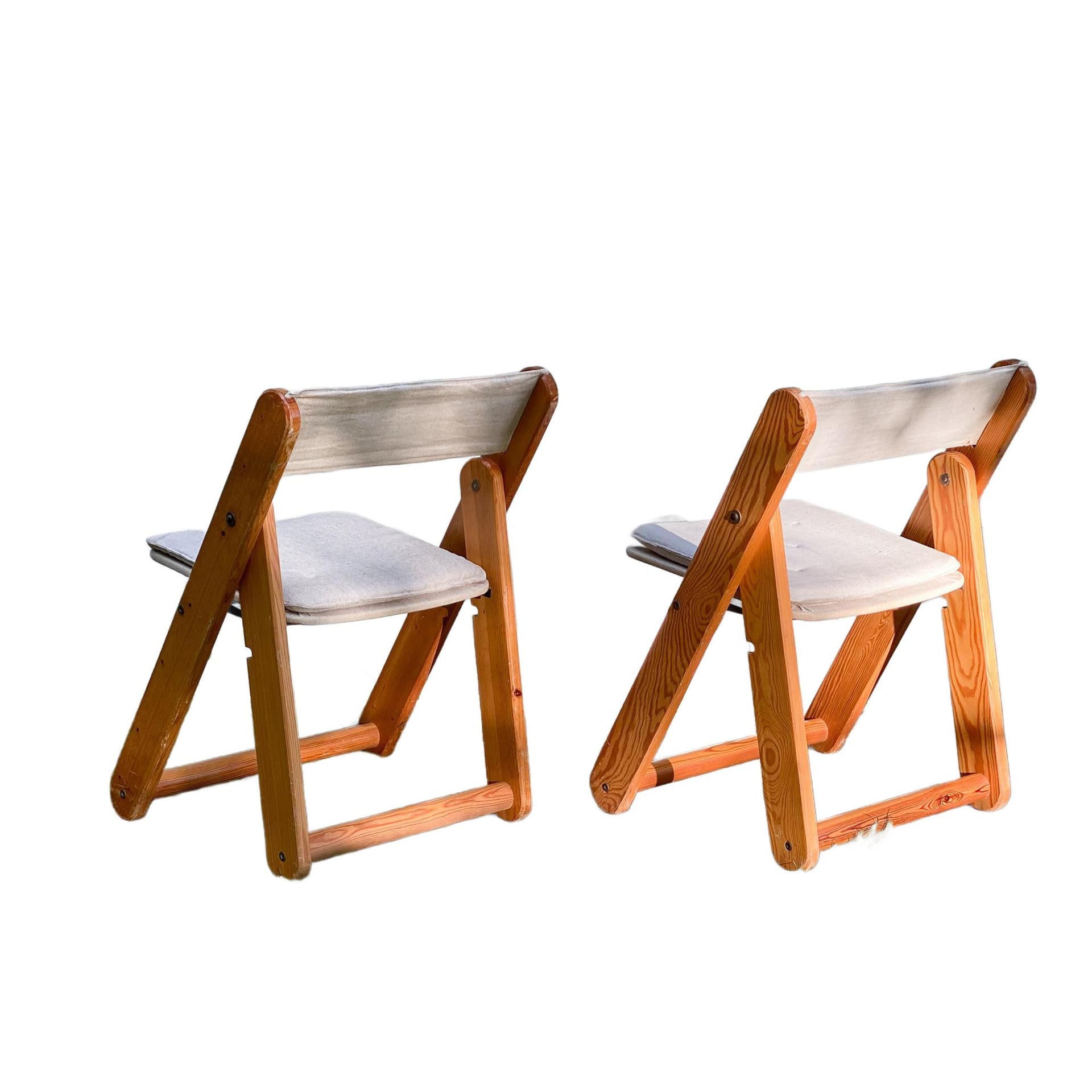 Pair of chairs Kon-Tiki, beige, pine, by G. Lundgren, Ikea, Sweden, 1980s.