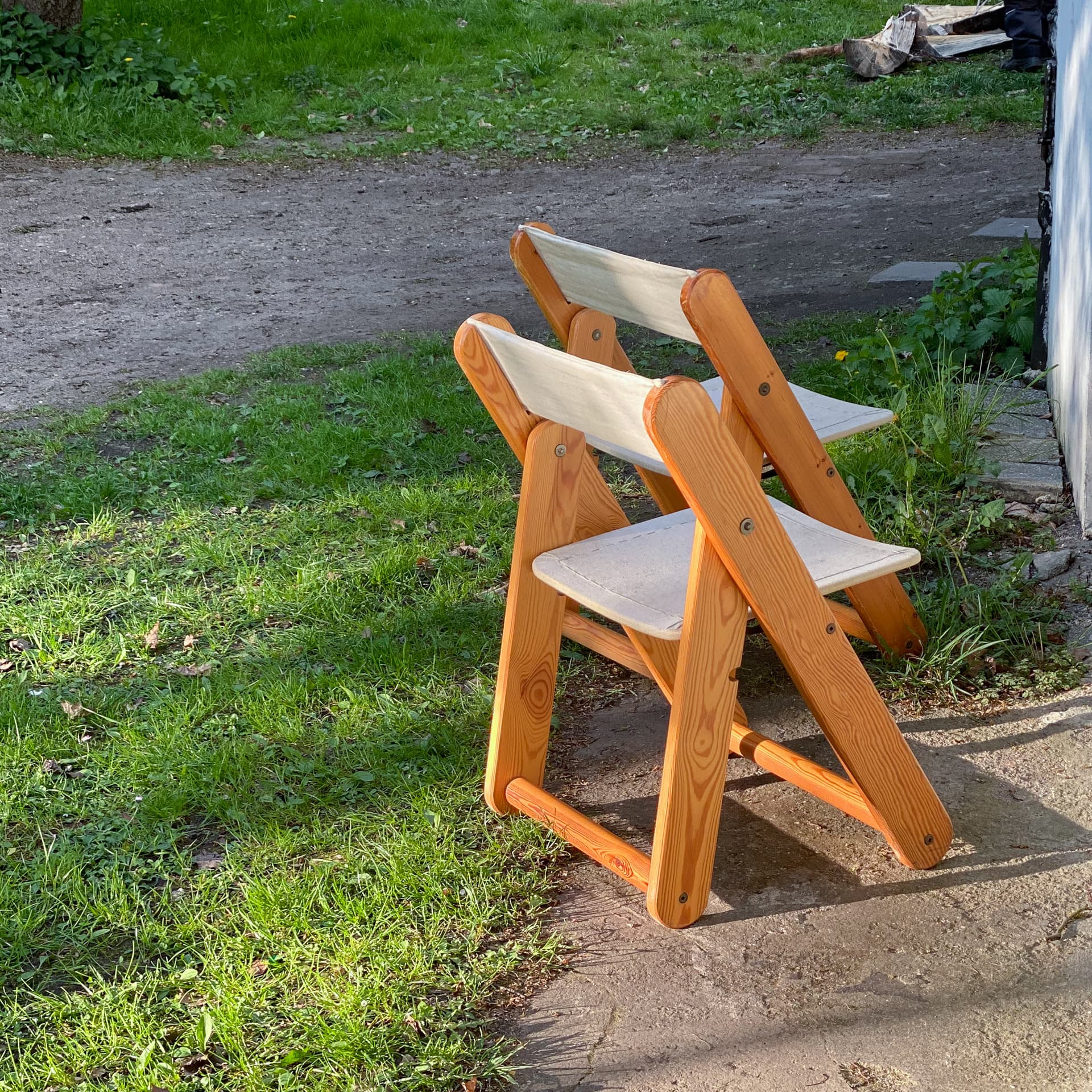 Pair of chairs Kon-Tiki, beige, pine, by G. Lundgren, Ikea, Sweden, 1980s. - 97033