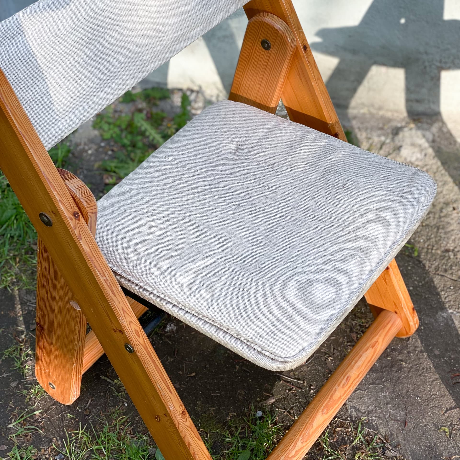 Pair of chairs Kon-Tiki, beige, pine, by G. Lundgren, Ikea, Sweden, 1980s. - 97040