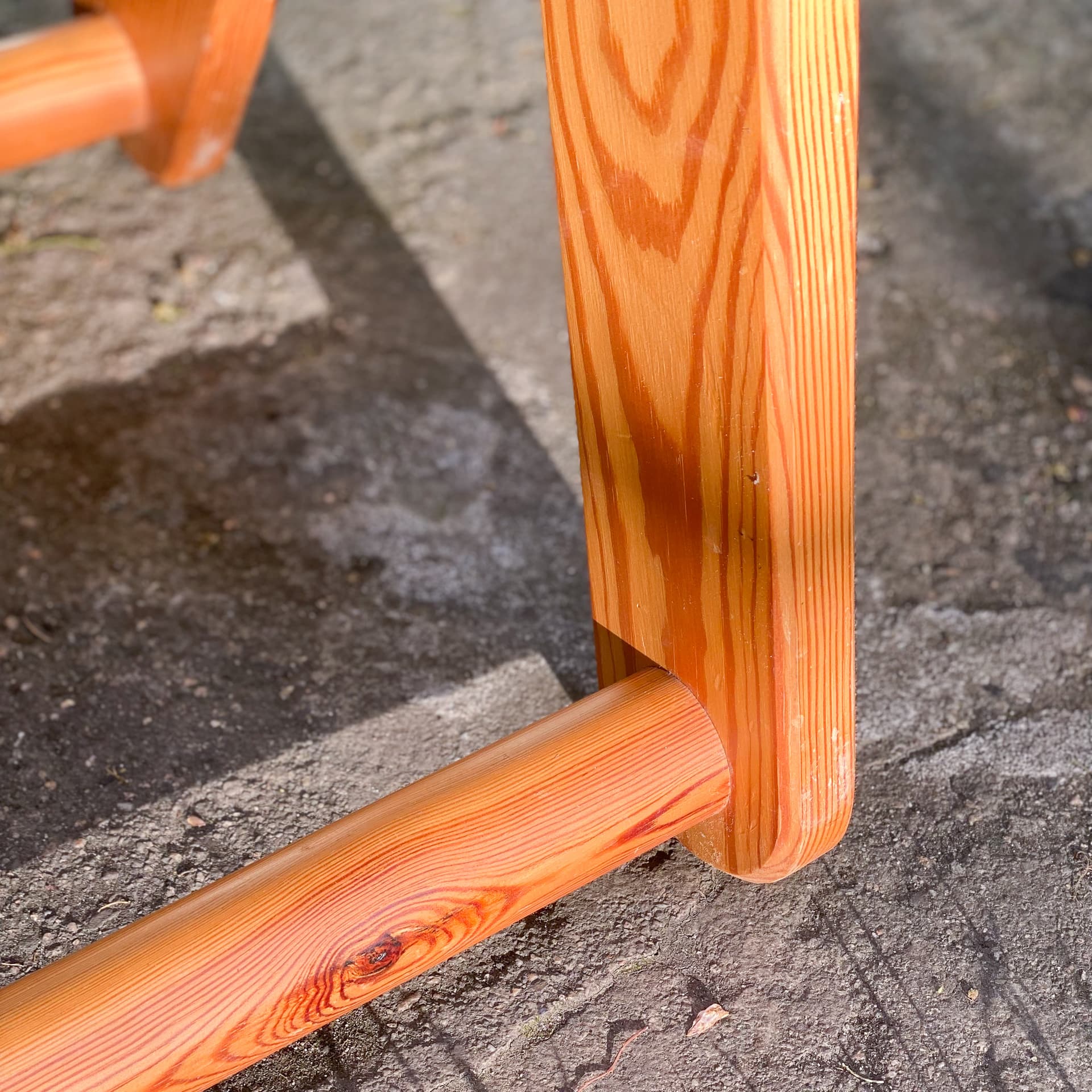 Pair of chairs Kon-Tiki, beige, pine, by G. Lundgren, Ikea, Sweden, 1980s. - 97038