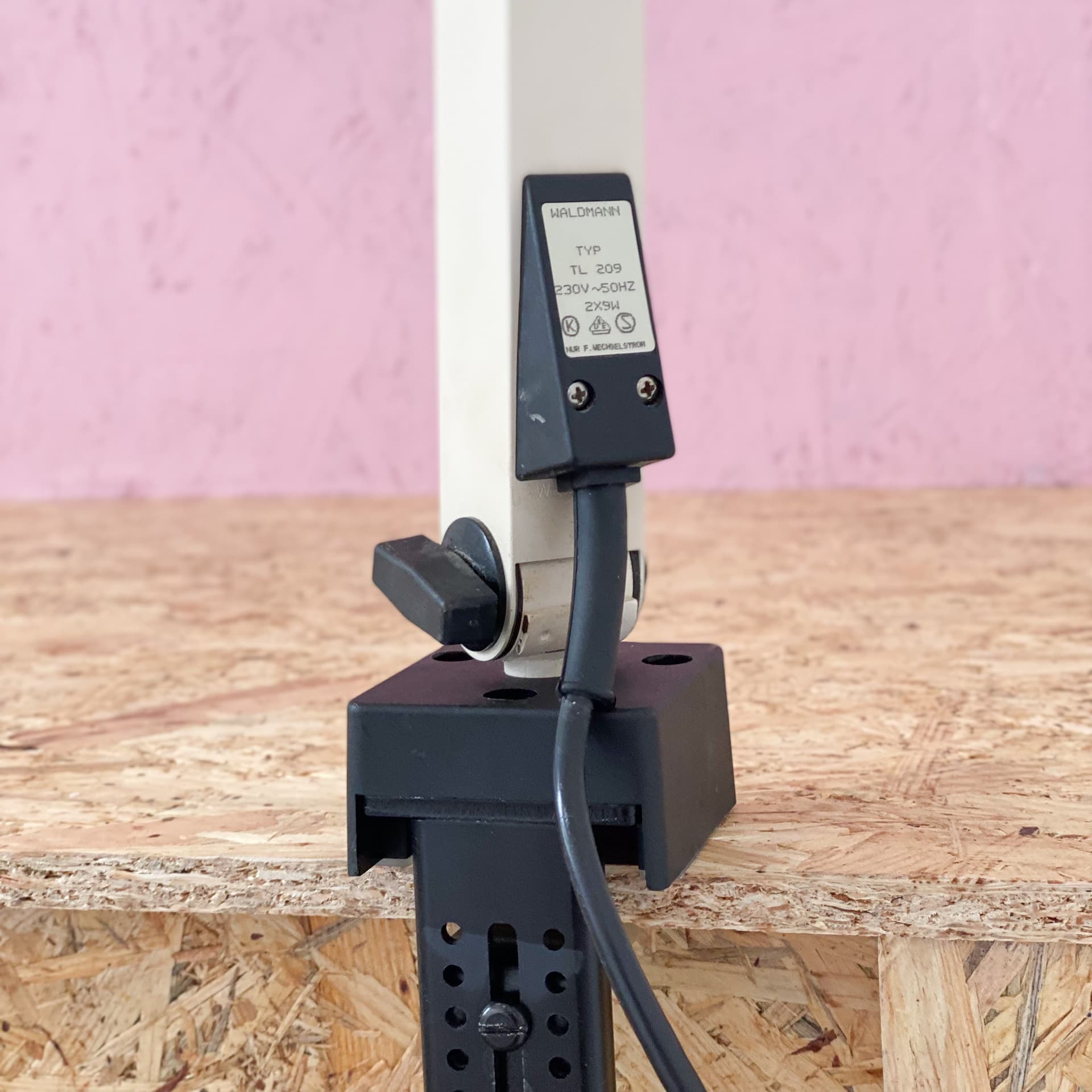 Lampa biurkowa Waldmann, beżowy, metal, lata 70. - 97066