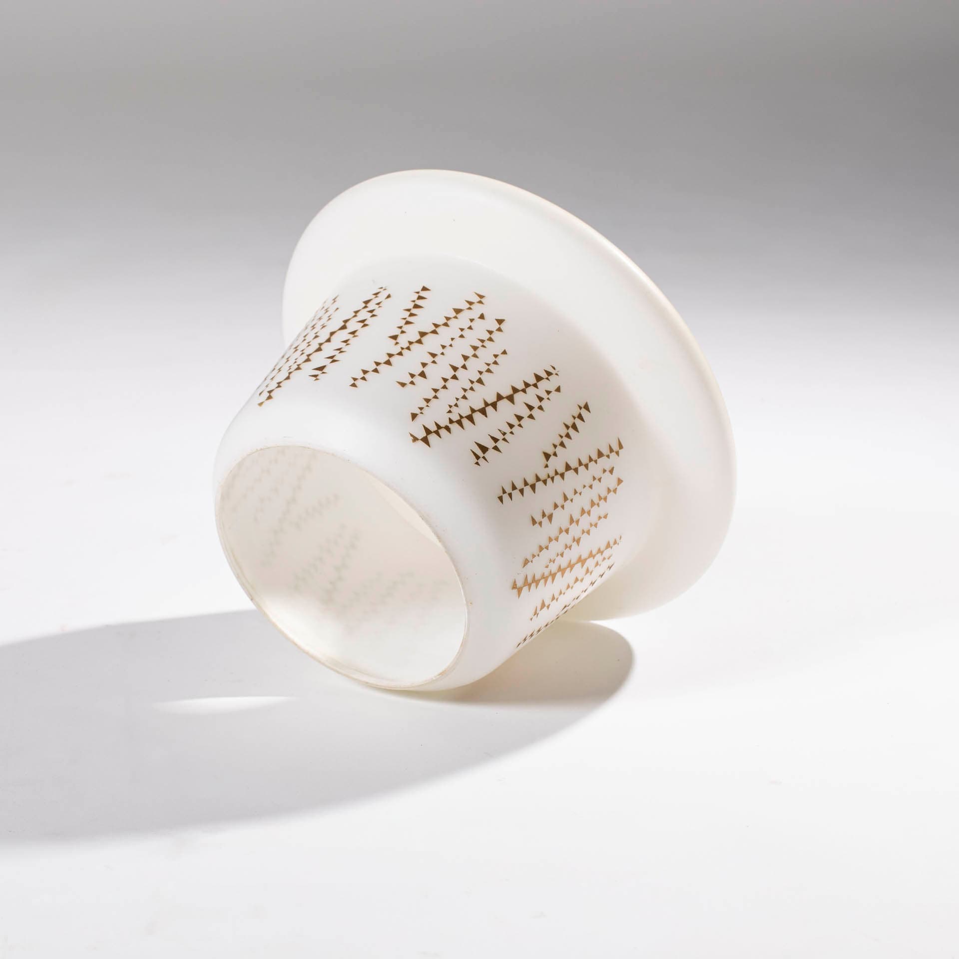 Lampa wisząca, szkło białe, proj. K. Wolf, Czechosłowacja, lata 60. - 97339