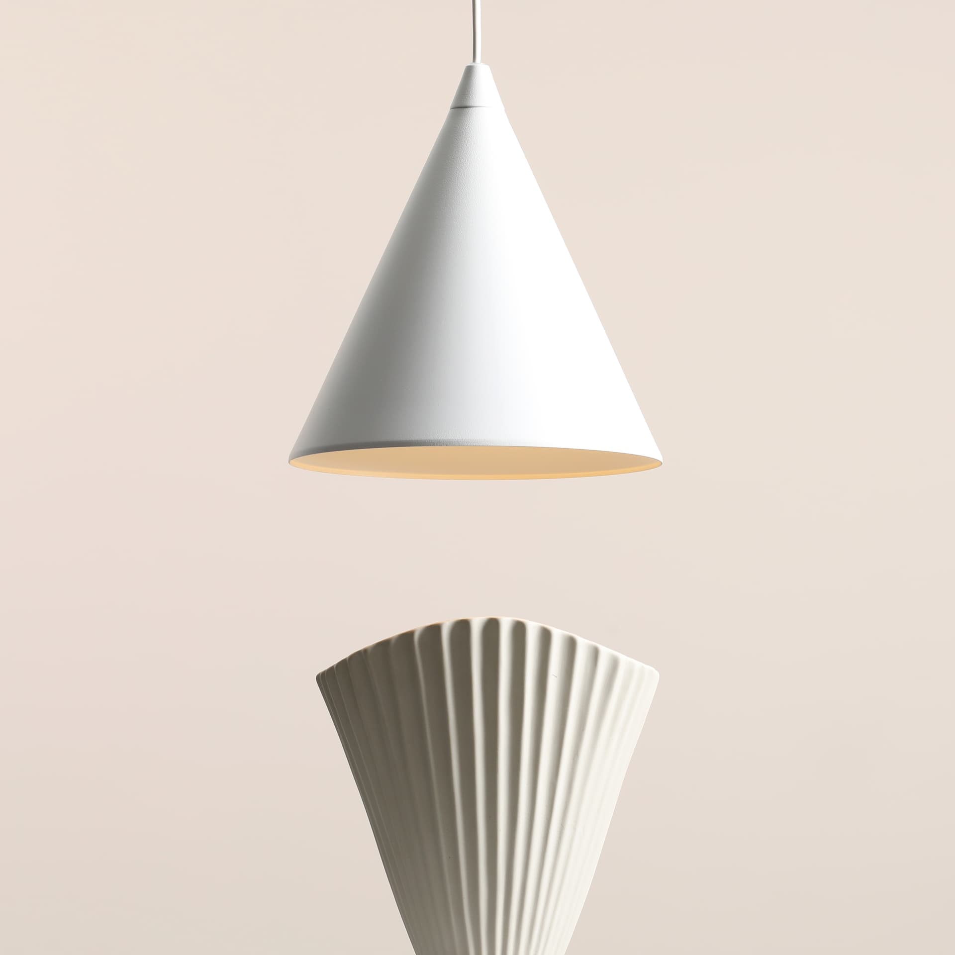 Lampa wisząca Form biała, Artera - 103074