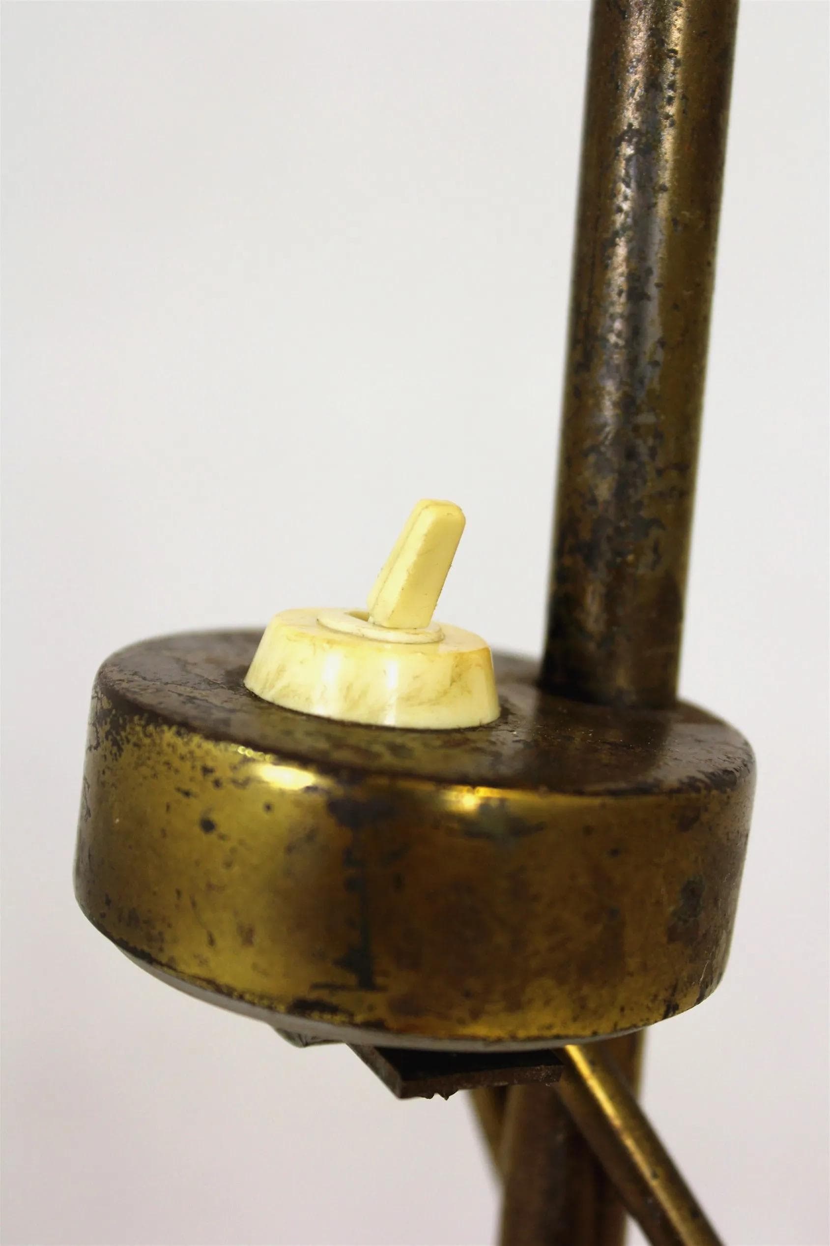 Lampa podłogowa Żyrafa, metal beżowy, proj. J. Hurka, Napako, Czechosłowacja, lata 60. - 98135