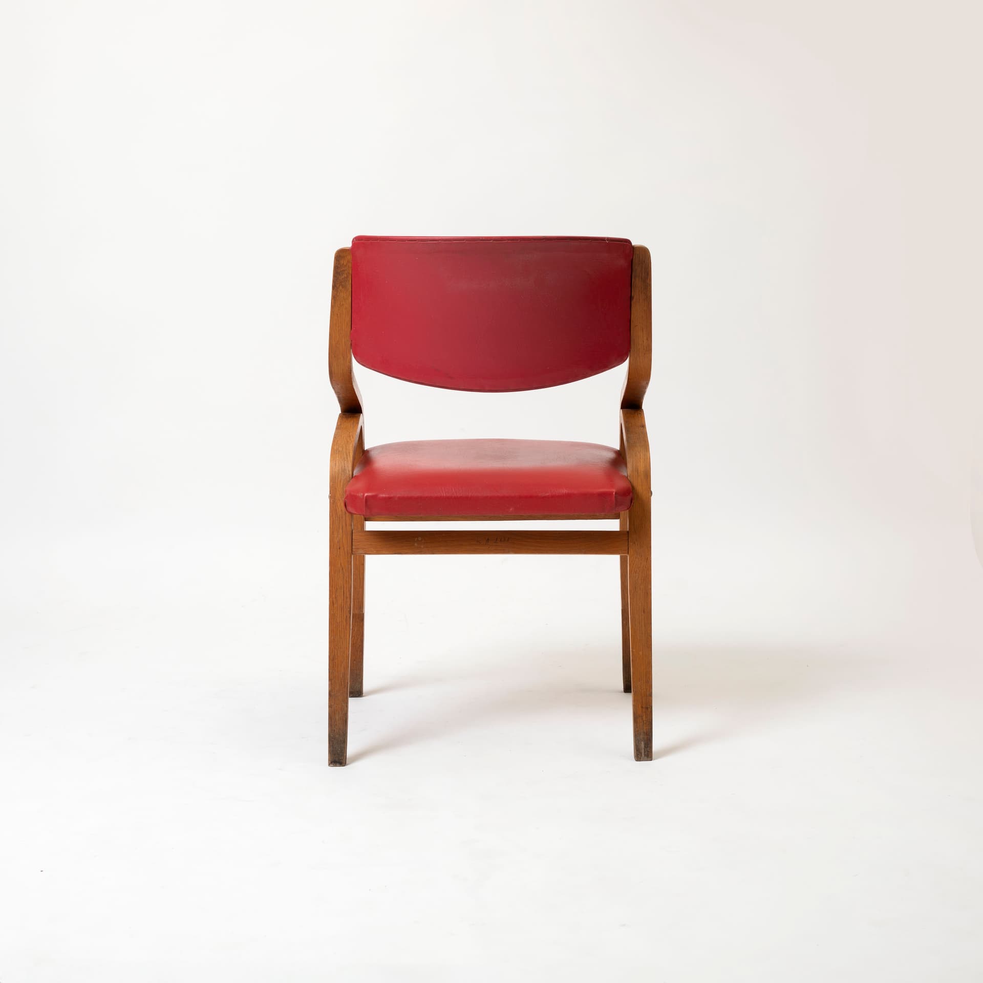 Komplet czterech krzeseł, skaj czerwony, sklejka bukowa, proj. L. Volák, Dřevopodnik Holešov, Czechosłowacja, lata 60. - 98264