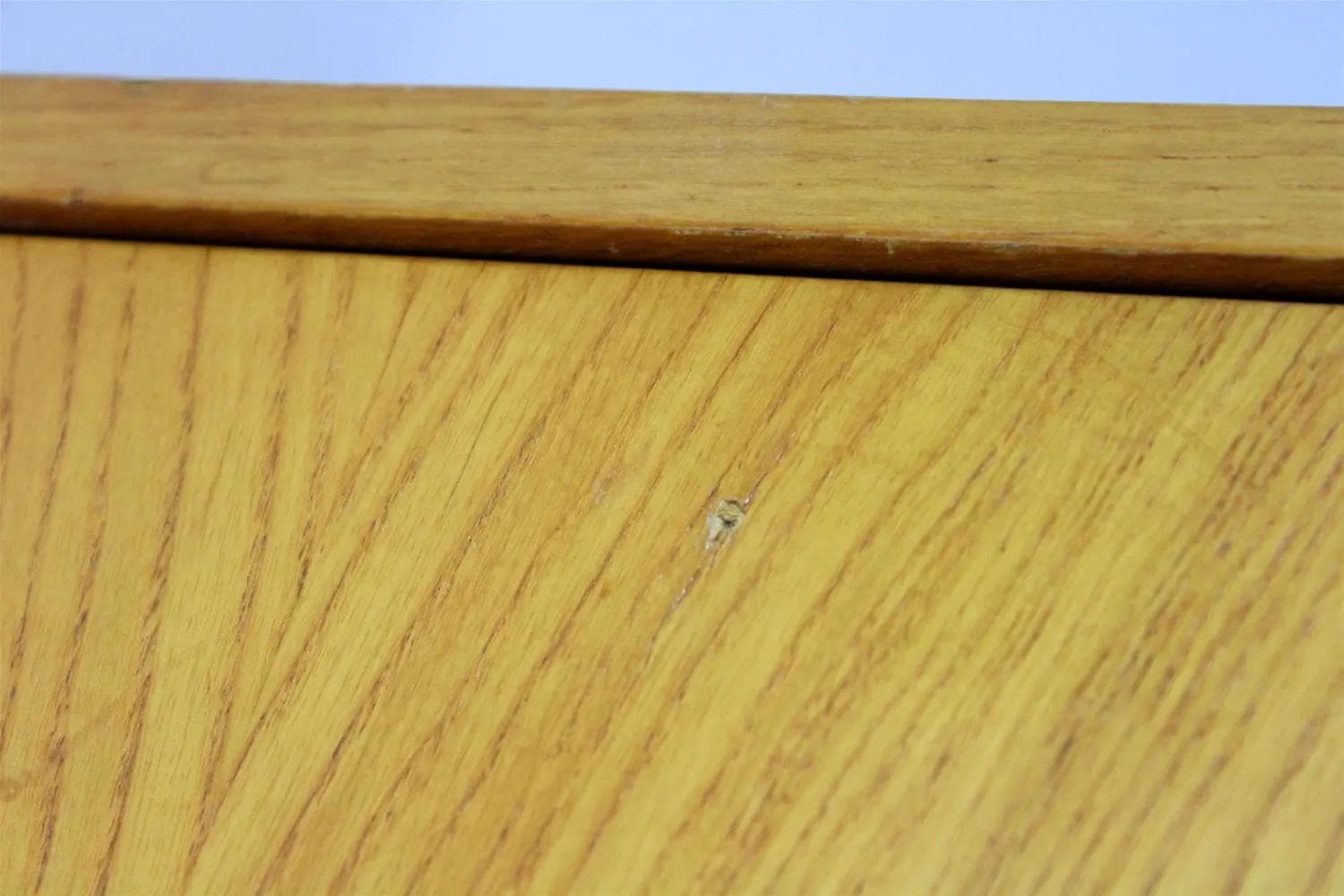 Komoda Mid-Century Modern, jesion jasnobrązowy, mahoń ciemnobrązowy, UP Závody, Czechosłowacja, lata 70. - 98415