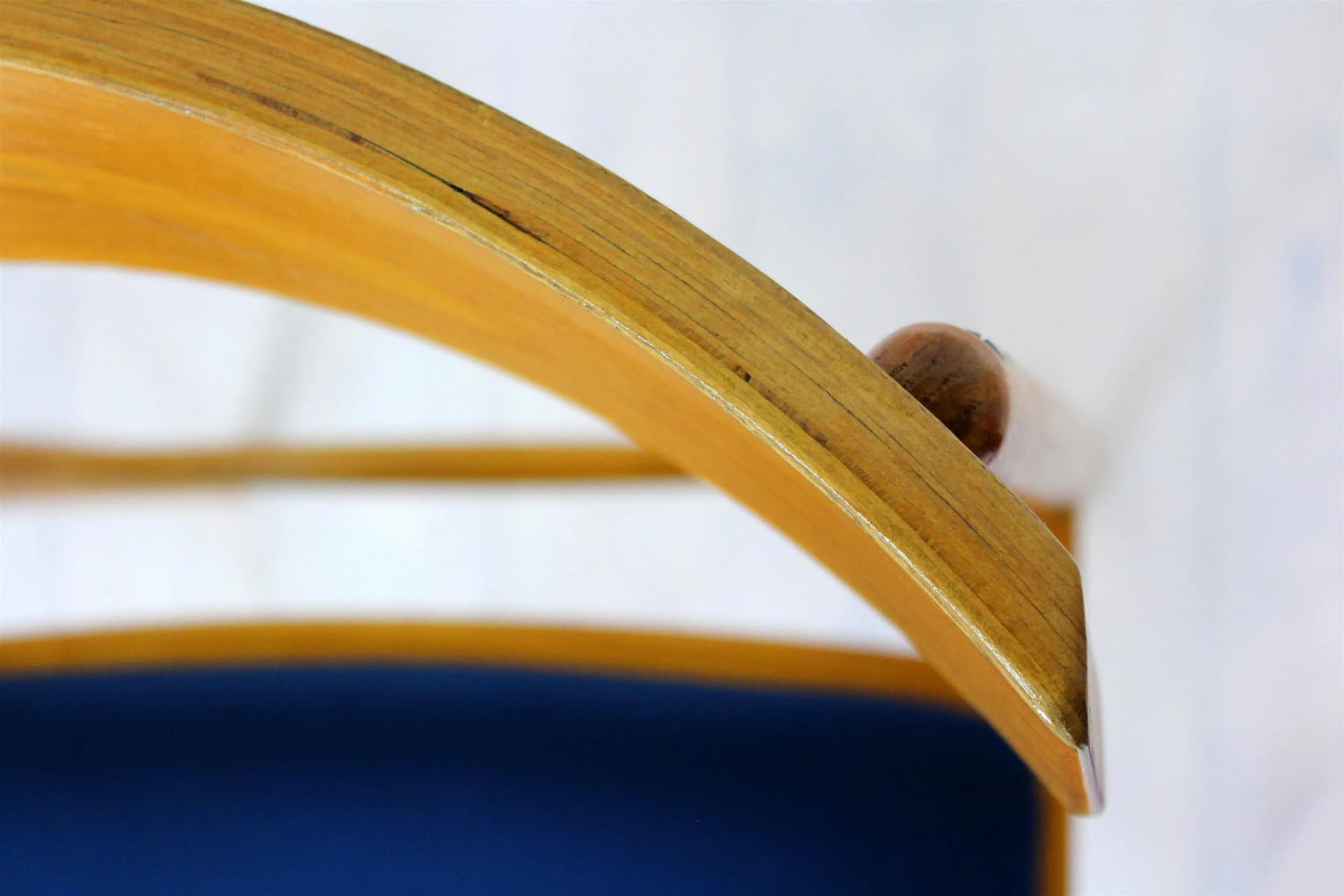 Zestaw czterech krzeseł jadalnianych, jesion brązowy, tapicerka niebieska, TON, Czechy, lata 60. - 98450