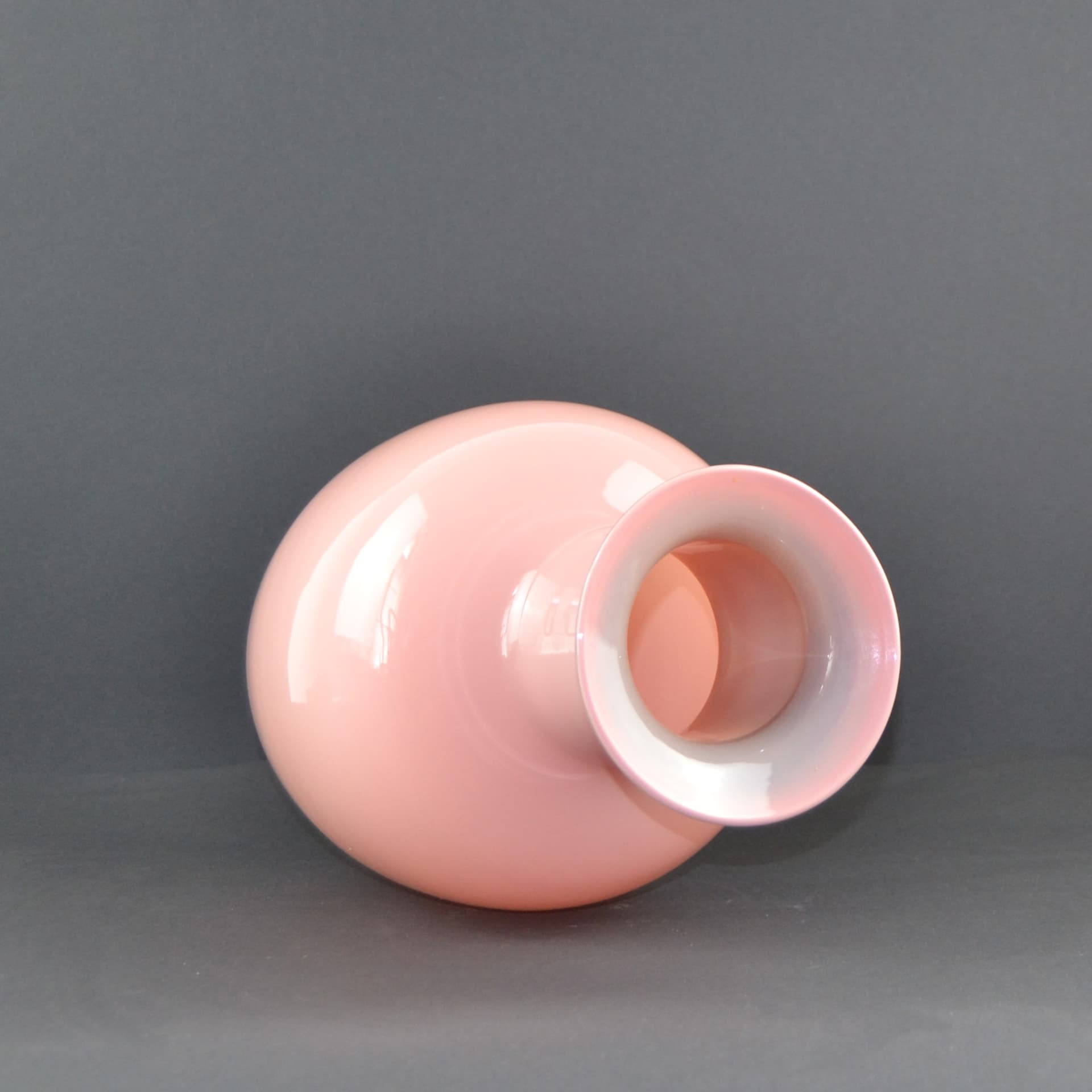 Wazon, różowy, szkło, proj. J. Słuczan-Orkusz, Polska, lata 80. - 98804