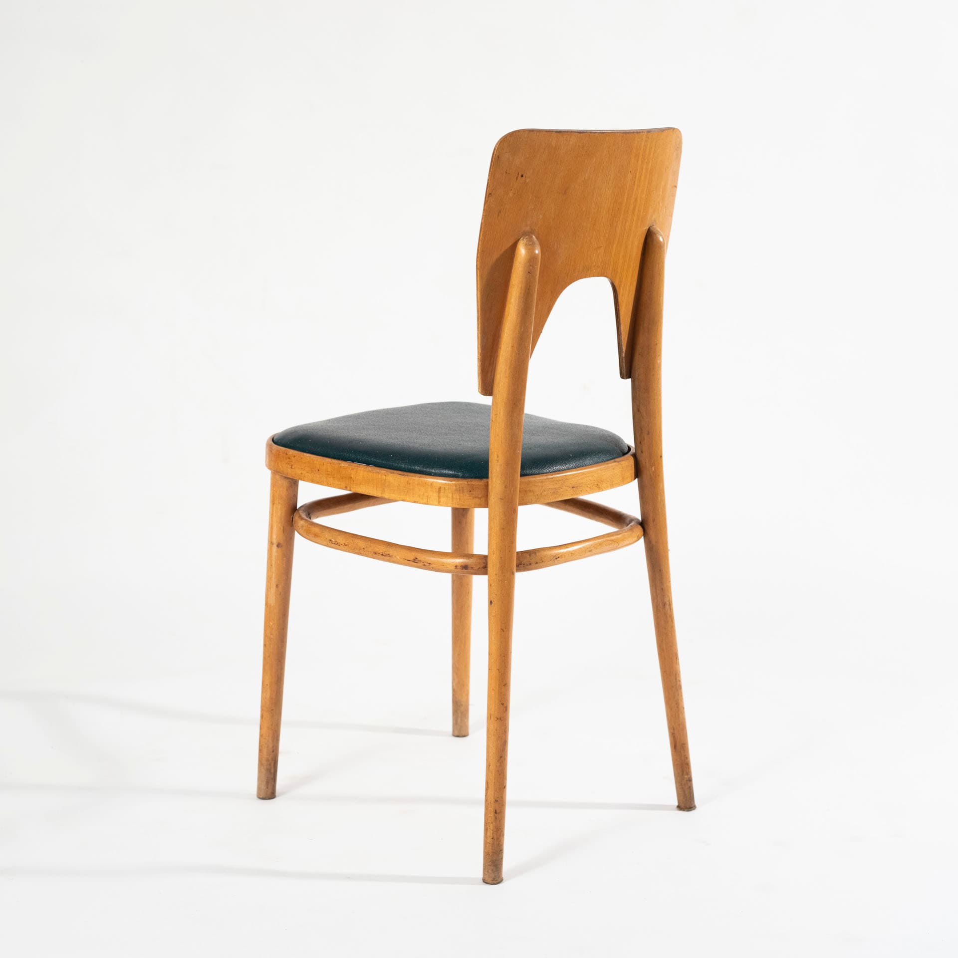 Krzesło A 590, sztuczna skóra bottle green, buk, sklejka, proj. M. Sigmund, Polska, lata 50. - 98811