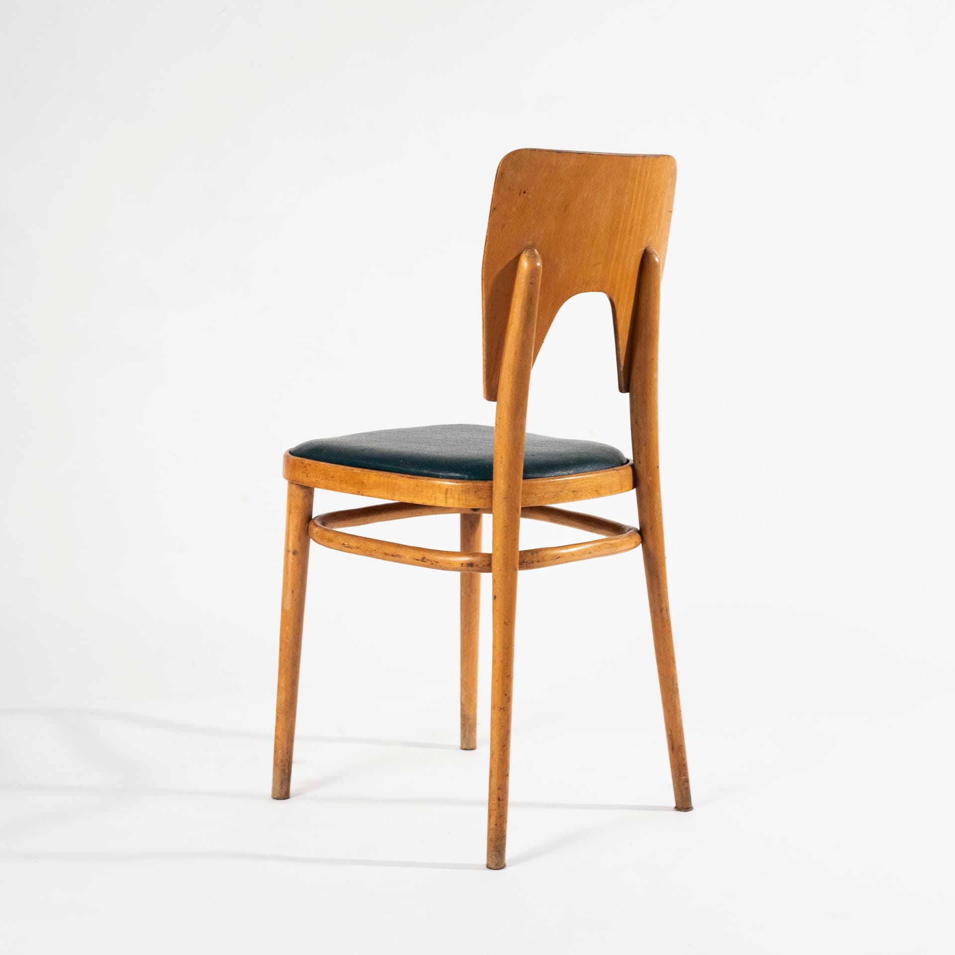 Krzesło A 590, sztuczna skóra bottle green, buk, sklejka, proj. M. Sigmund, Polska, lata 50. - 98810