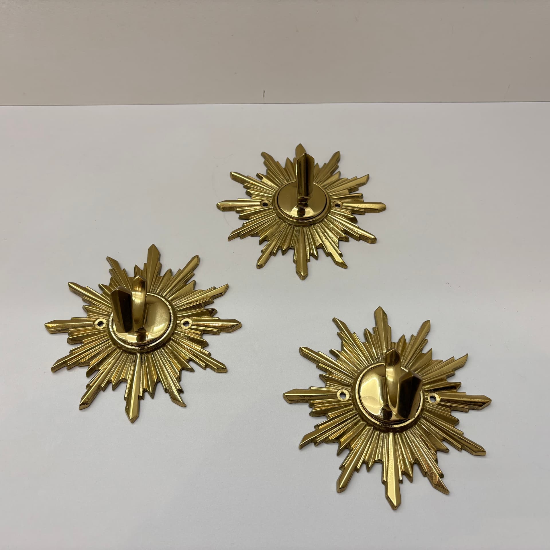 Zestaw trzech wieszaków Art Deco, mosiądz złoty, Niemcy, lata 60. - 98886