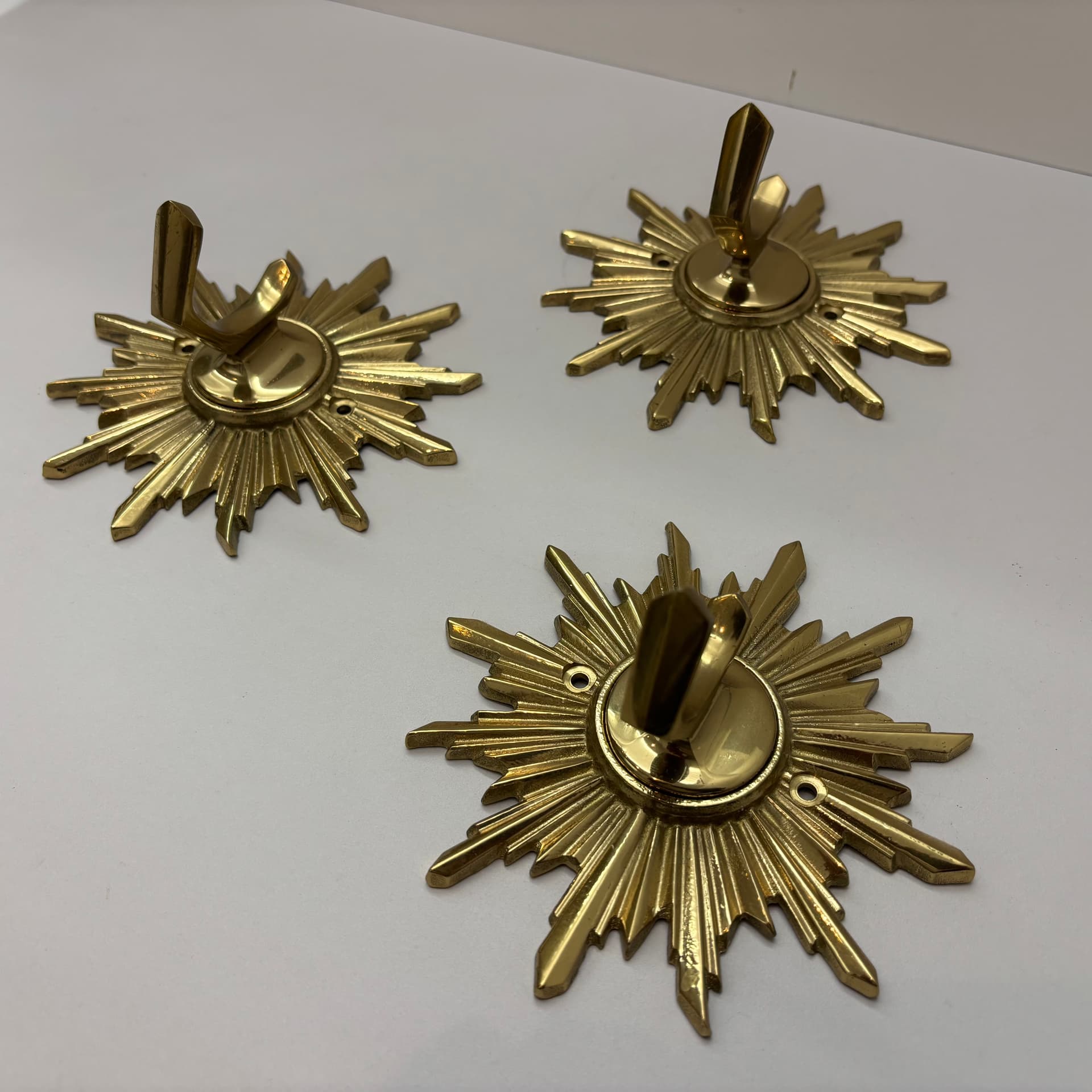 Zestaw trzech wieszaków Art Deco, mosiądz złoty, Niemcy, lata 60. - 98885