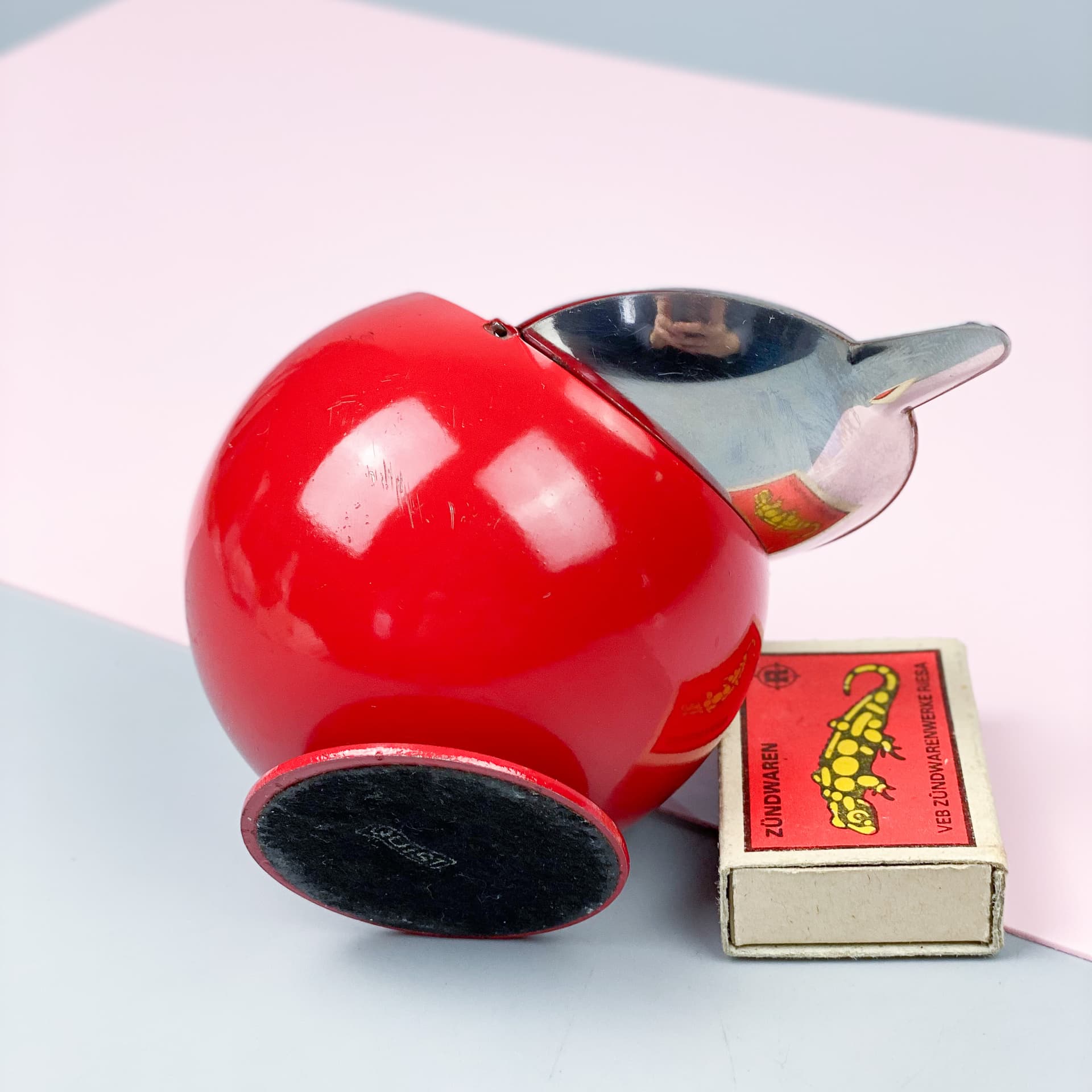 Popielniczka Smoky, space age, czerwony, metal, Quist, Niemcy, lata 70. - 98961