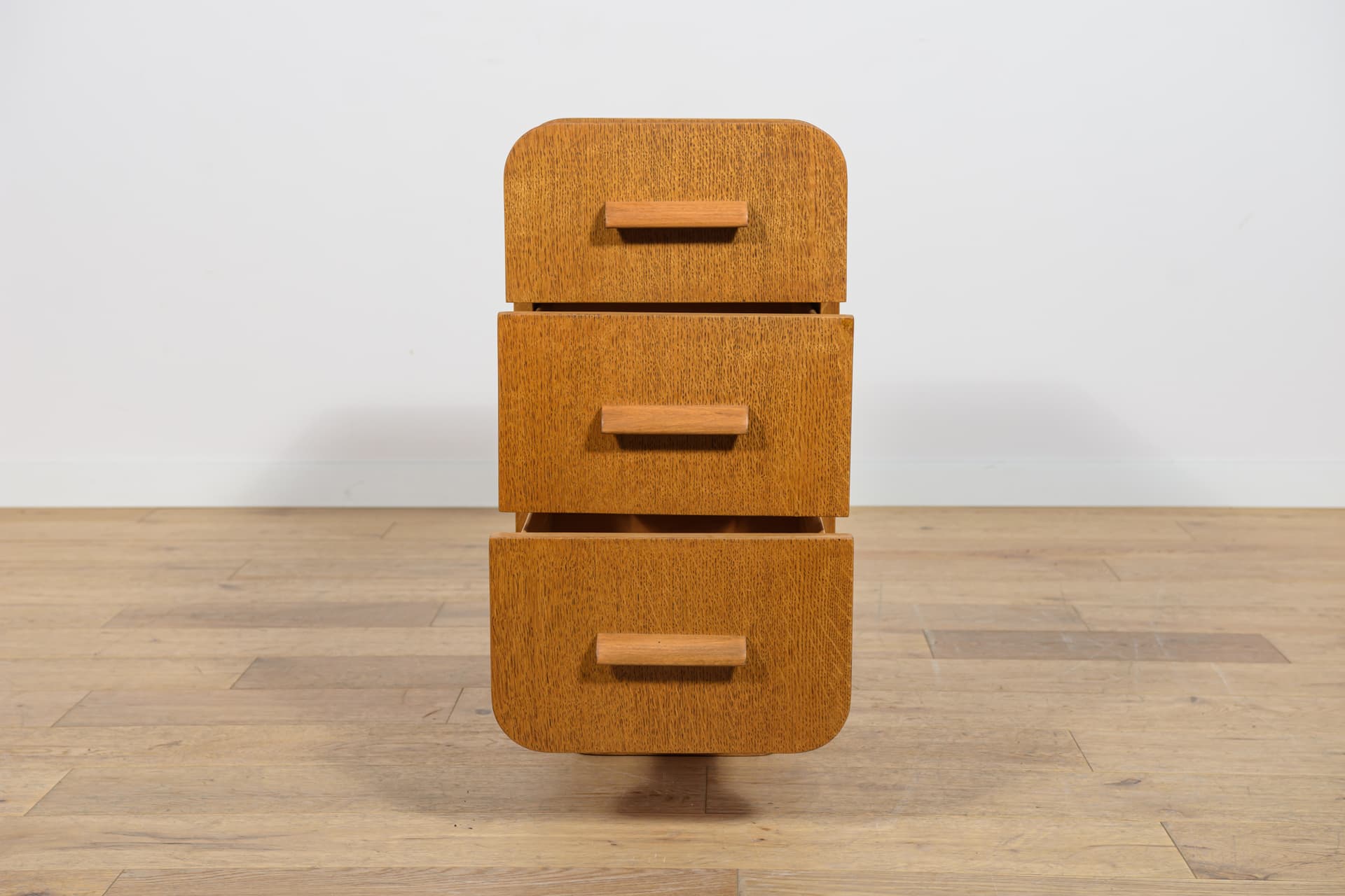 Para szafek nocnych Art Deco, Former, Czechosłowacja, lata 50. - 98999