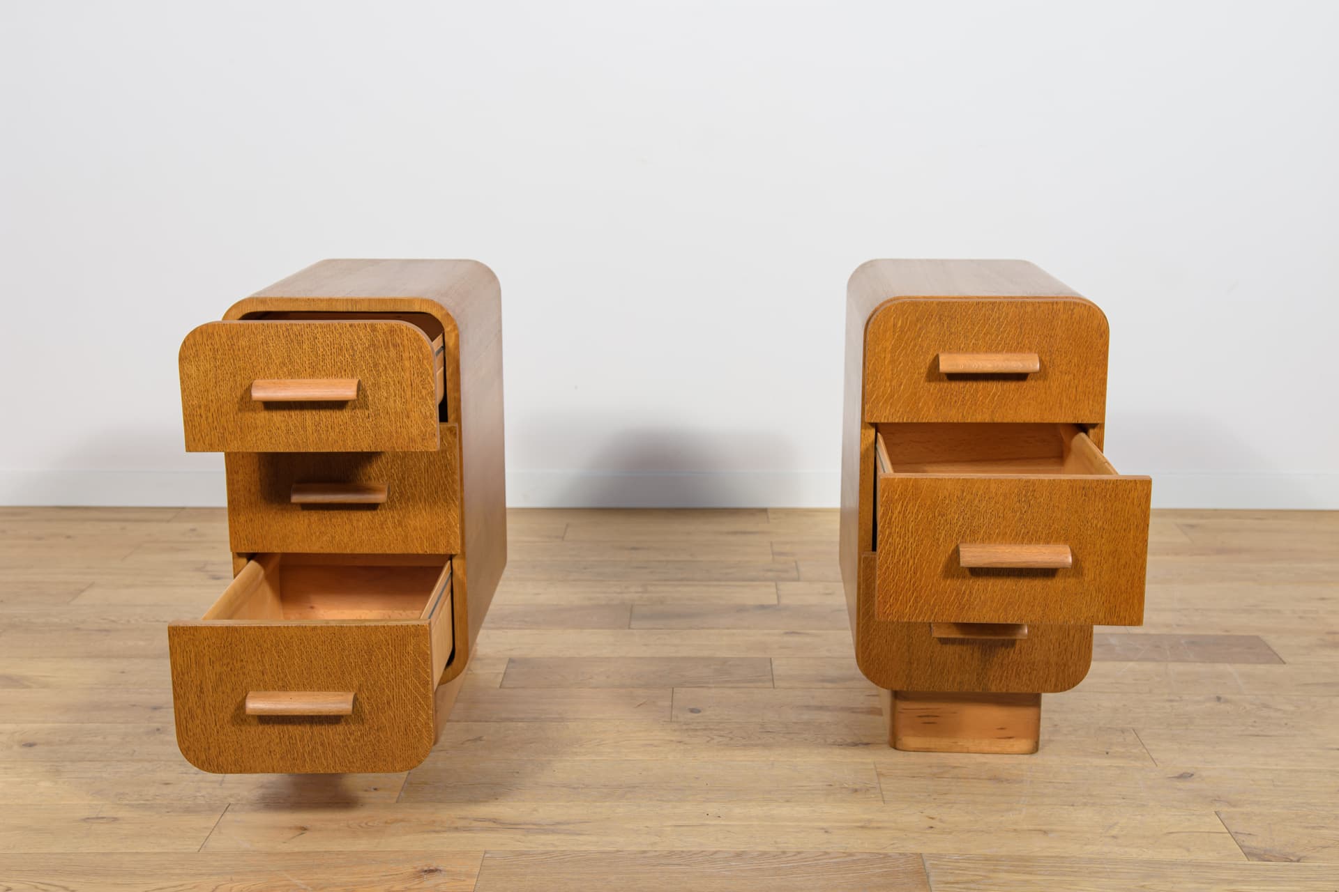 Para szafek nocnych Art Deco, Former, Czechosłowacja, lata 50. - 99000