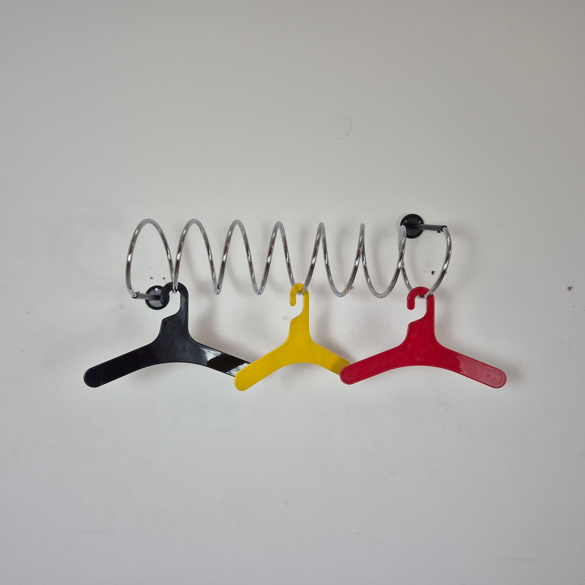 Spiralny wieszak ścienny w stylu Bauhaus, lata 70 - 99098