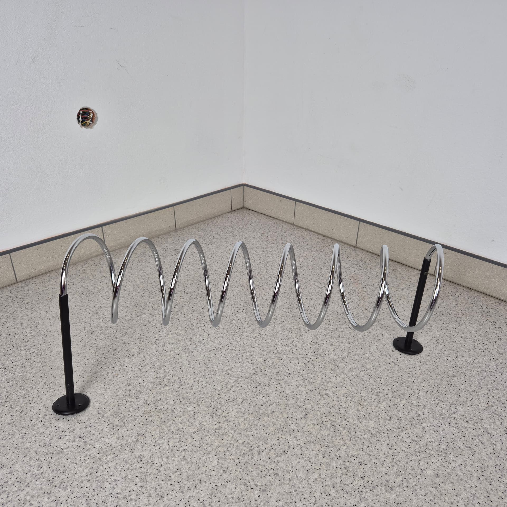 Spiralny wieszak ścienny w stylu Bauhaus, lata 70 - 99106