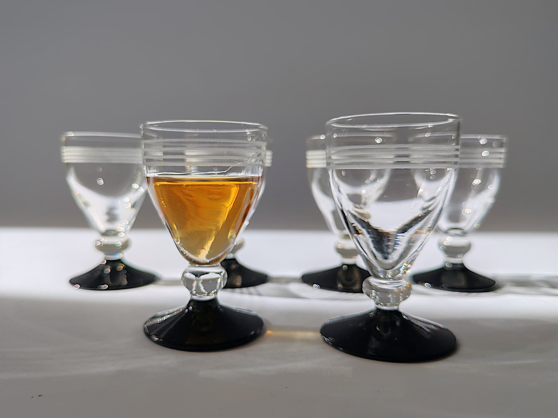 Zestaw sześciu kieliszków Hørsholm, szkło przezroczyste czarne, Holmegaard, Dania, lata 40. - 99247
