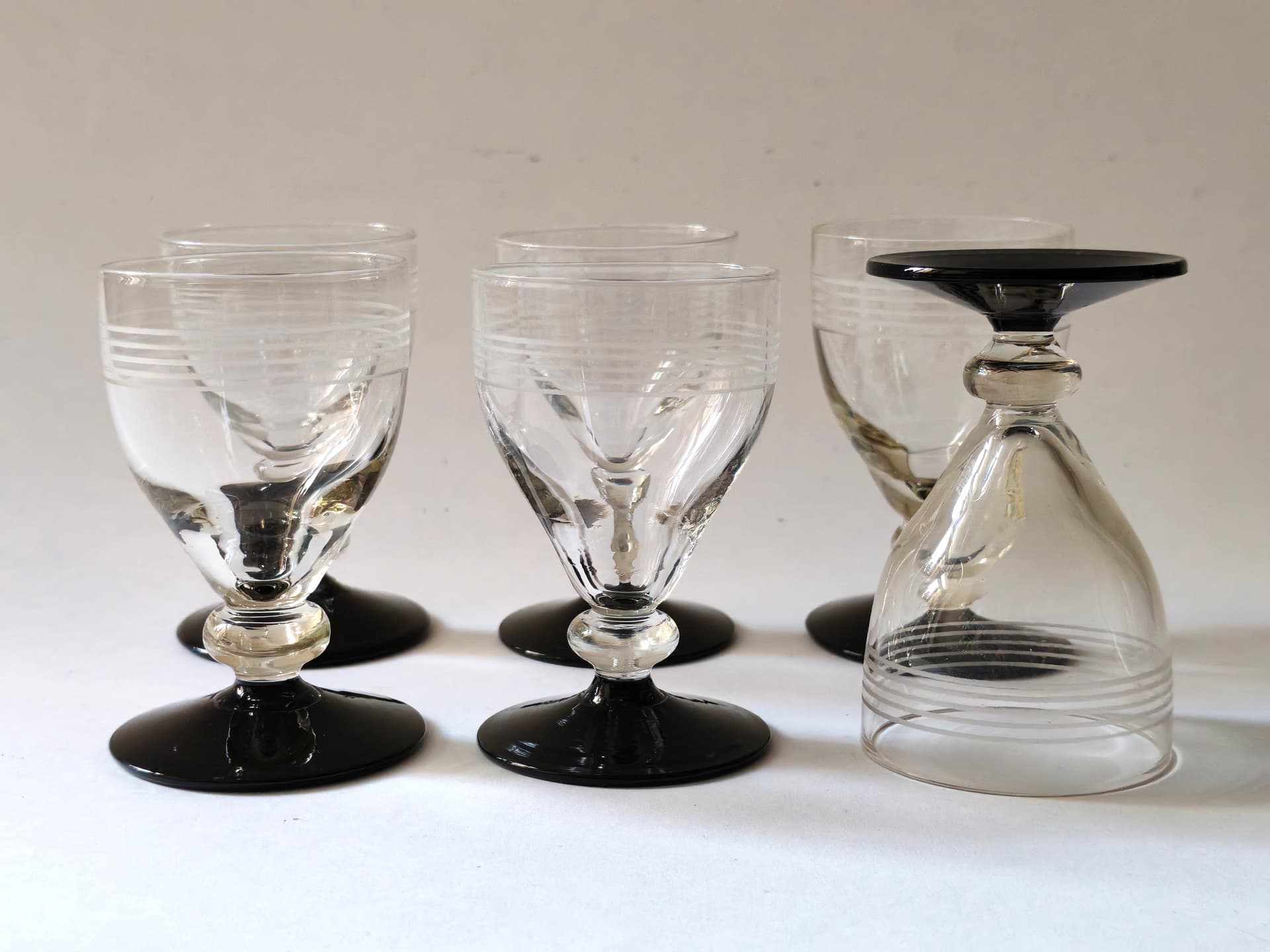 Zestaw sześciu kieliszków Hørsholm, szkło transparentne czarne, Holmegaard, Dania, lata 40. - 99302