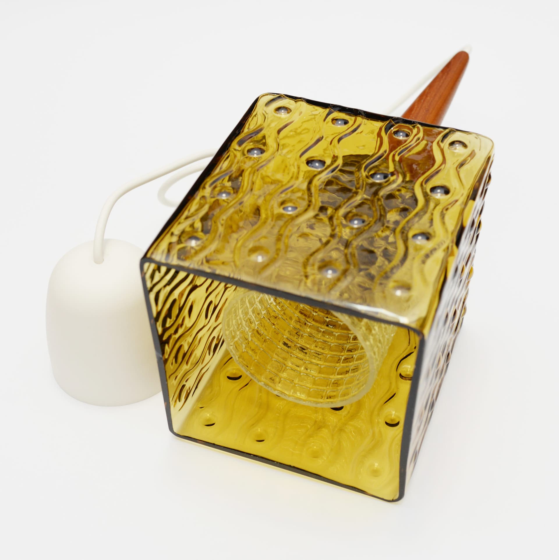 Lampa wisząca, szkło bursztynowe, drewno tekowe, mosiądz, proj. C. Fagerlund, Szwecja, lata 70. - 99474