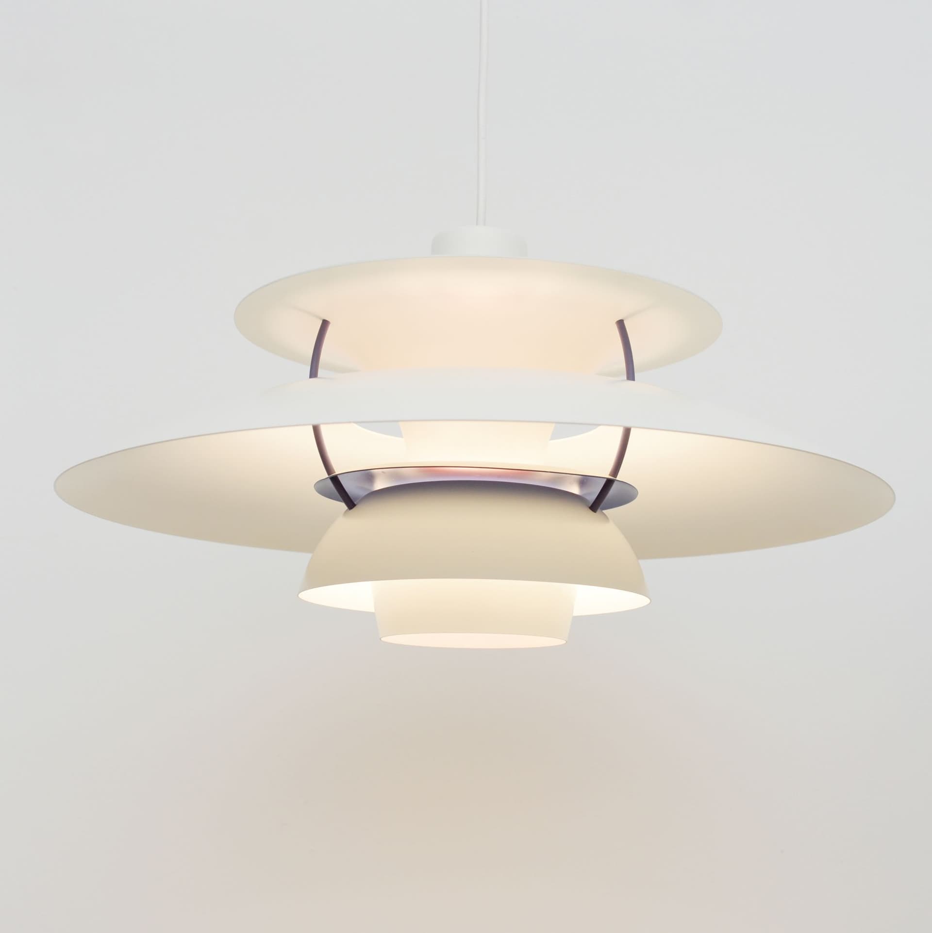 Lampa wisząca PH5, biały, metal, proj. P. Henningsen, Louis Poulsen, Dania, lata 80. - 99895