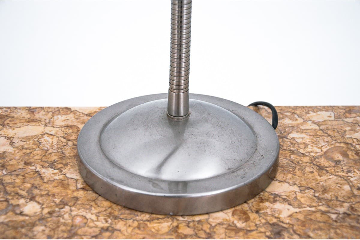 Srebrna, metalowa lampa stołowa, industrialna, Europa Zachodnia, lata 70. - 58521