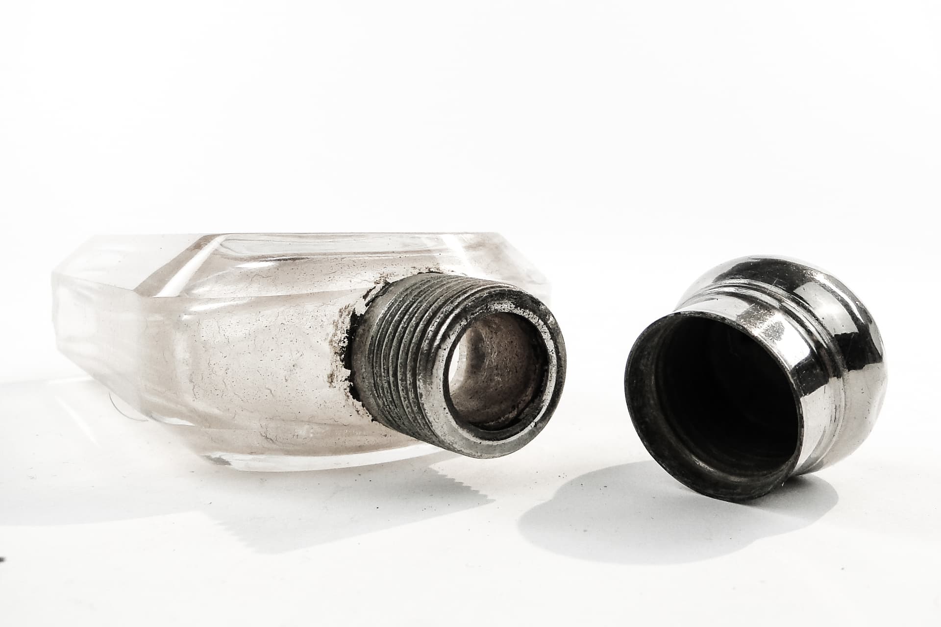 Art Deco hip flask, crystal, France, 1930s. - 101743