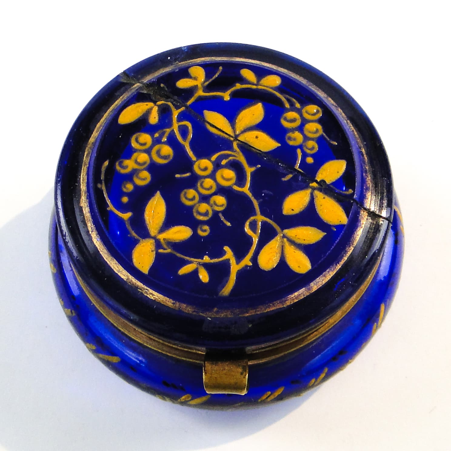 Art Nouveau pill box, glass, Austria, early 20th c. - 102203