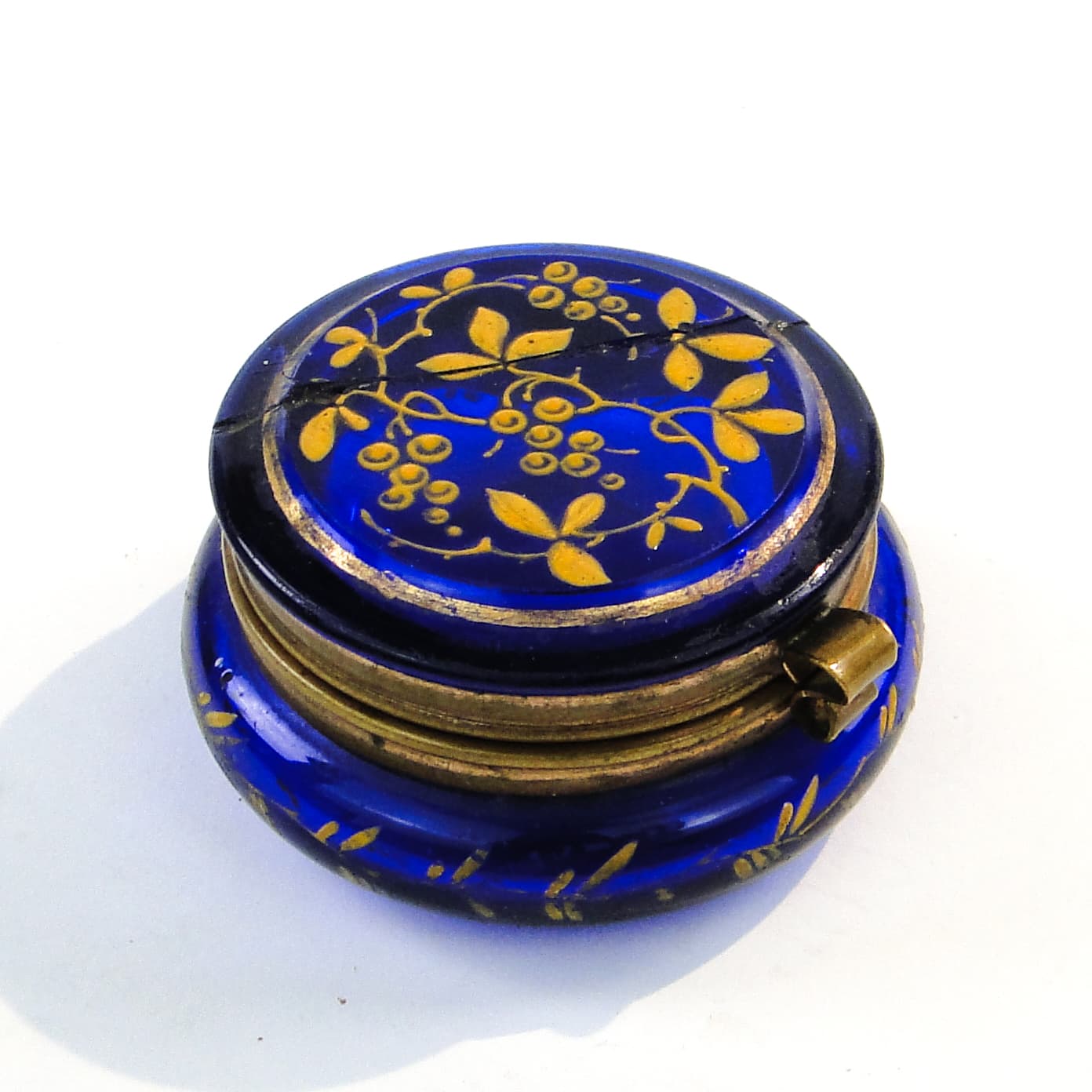 Art Nouveau pill box, glass, Austria, early 20th c. - 102209