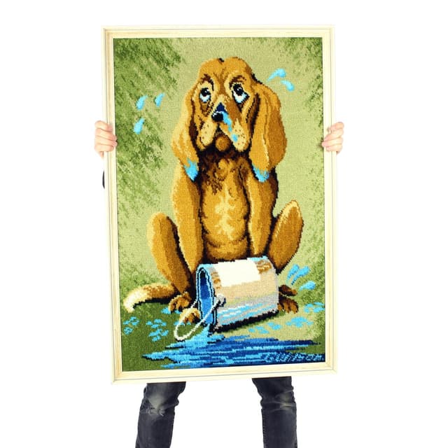 Tapiseria ścienna kreskówkowy pies, brązowy, niebieski, oliwkowy, beżowy, Czechosłowacja, lata 70. - WYMIARY