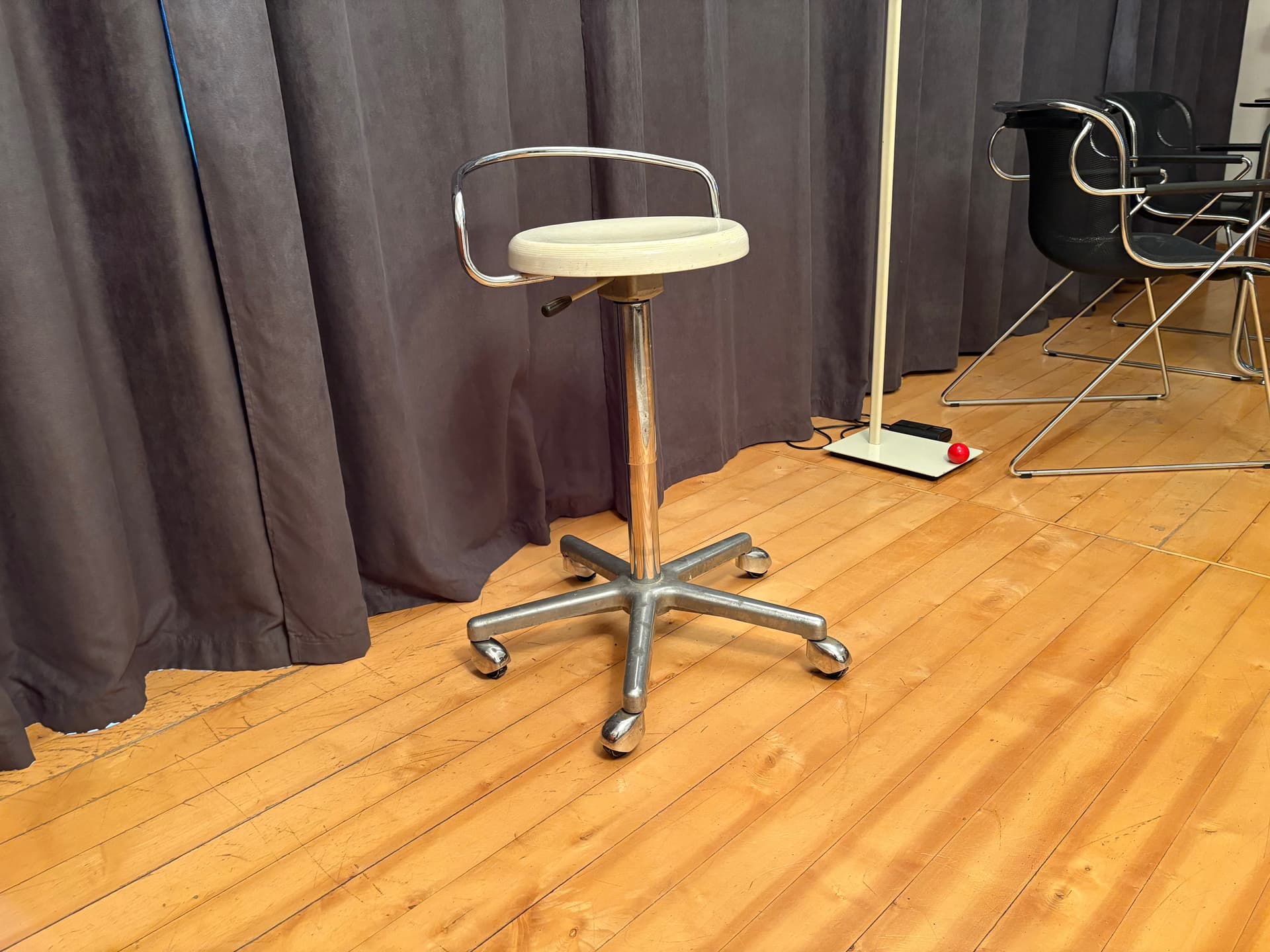 Regulowany stołek w stylu Marcela Breuera, lata 60. - 102511