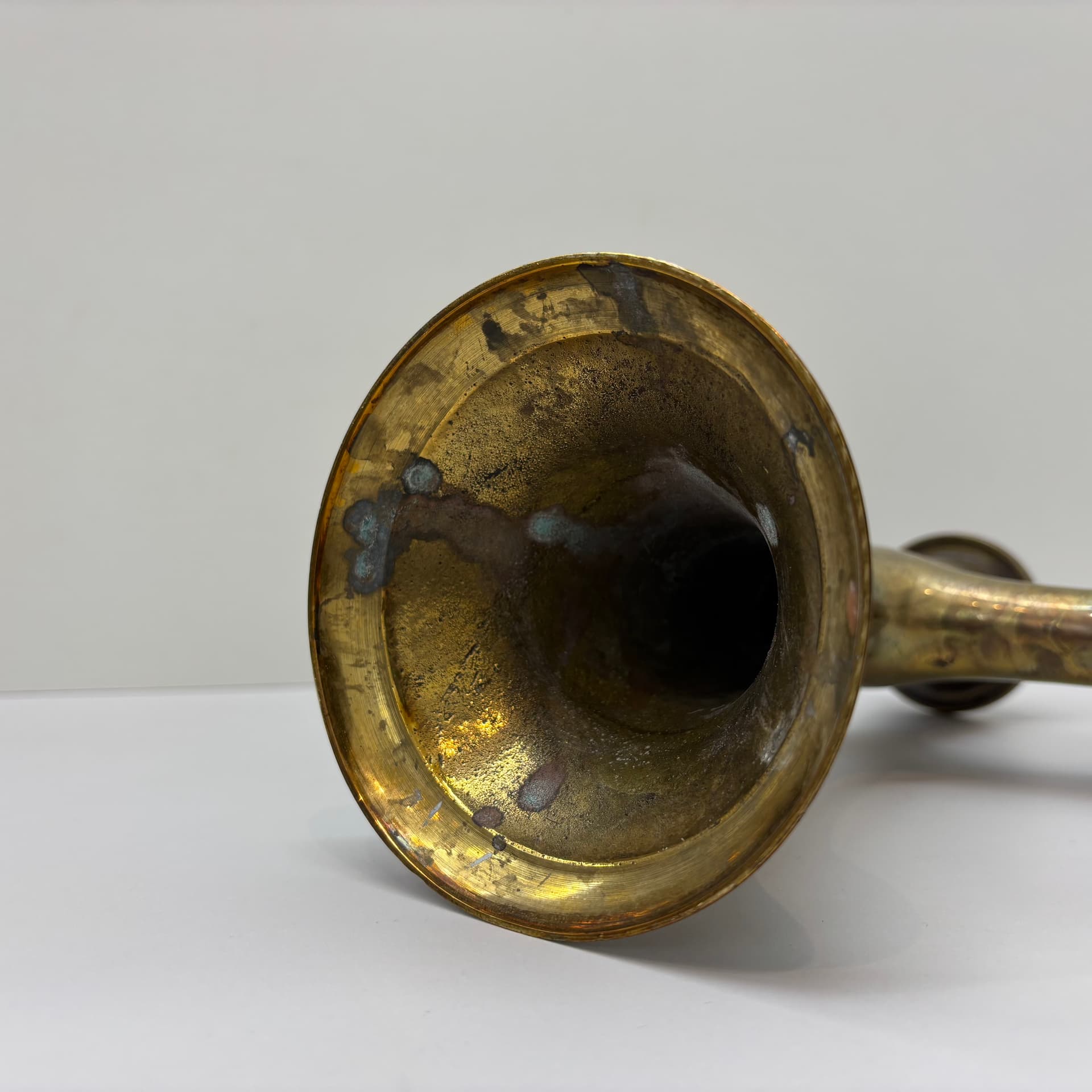 Candlestick Brutalist, golden brass, Denmark, 1970s. - 102551