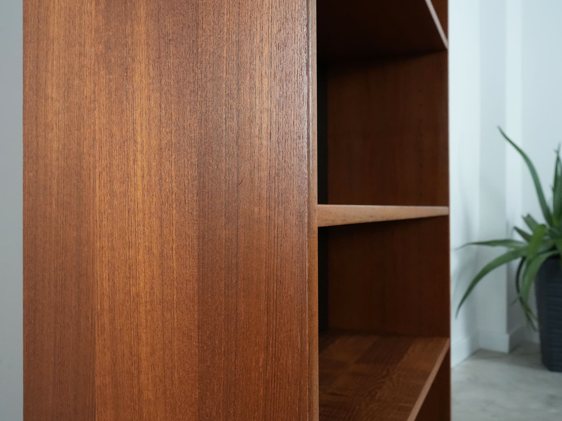 Bookcase, light brown teak, Denmark, 1970s. - 102577