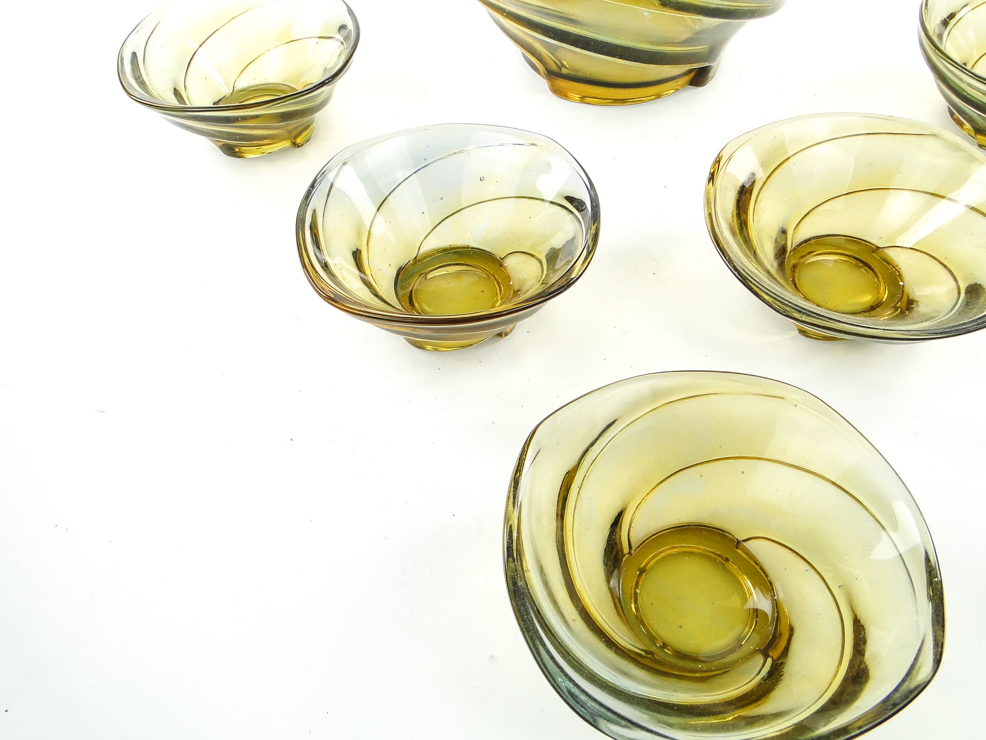 Wir salad bowl set, mid-century modern, amber-yellow pressed glass, Ząbkowice, Poland, 1970s. - 104368