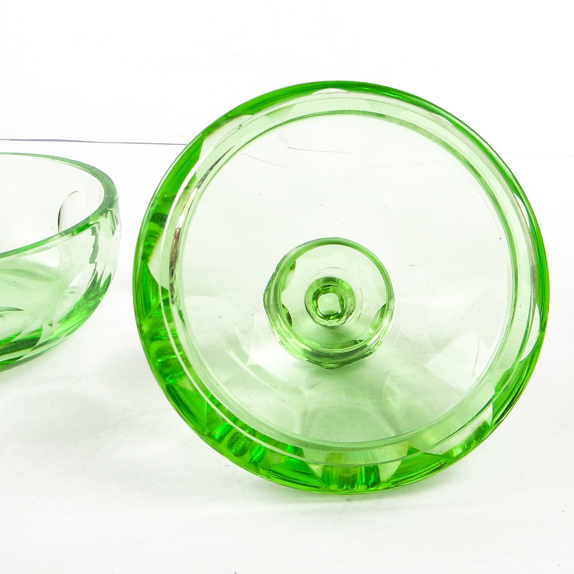 Art Deco candy dish, green crystal, Moser, Czechoslovakia, 1930s. - 104717