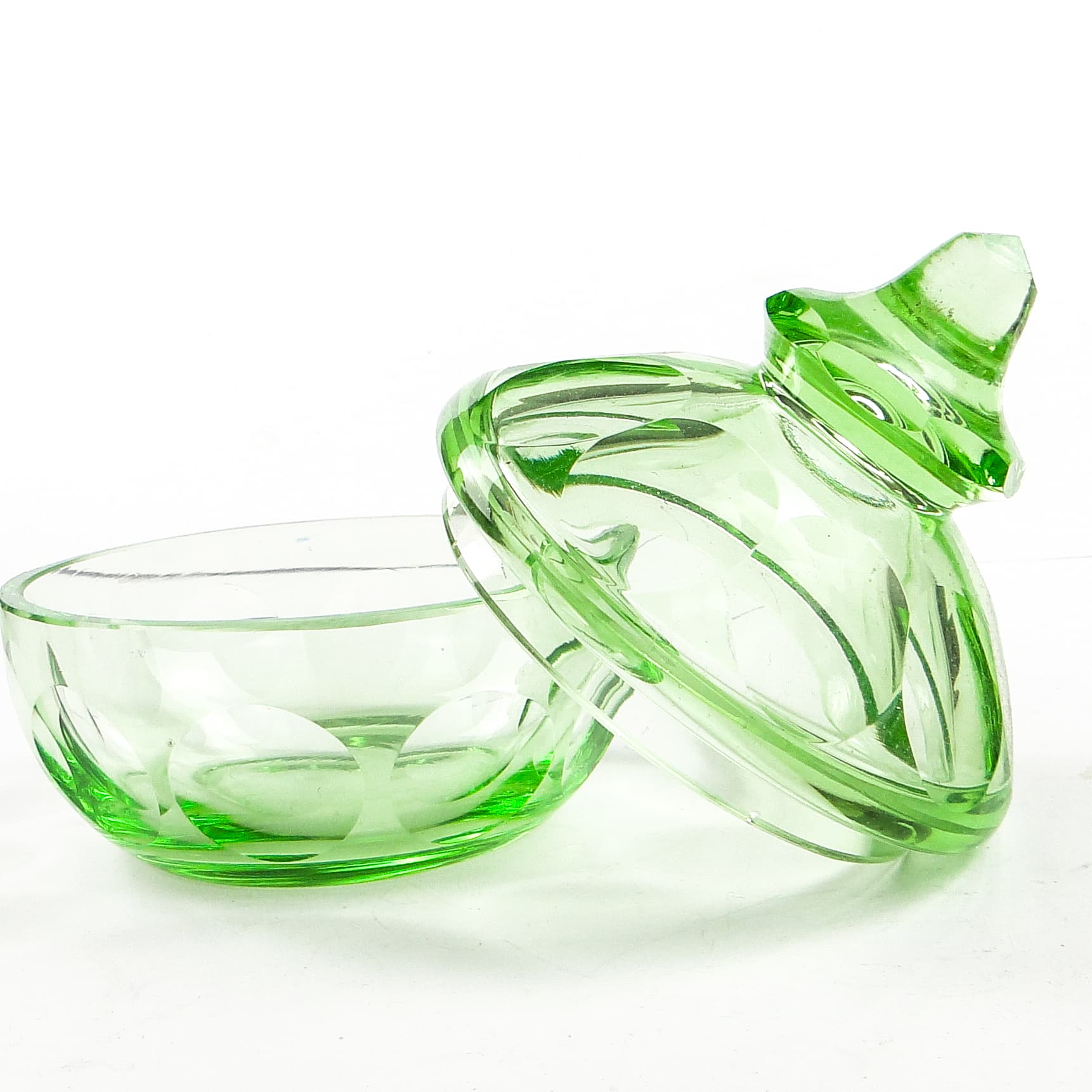 Art Deco candy dish, green crystal, Moser, Czechoslovakia, 1930s. - 104713