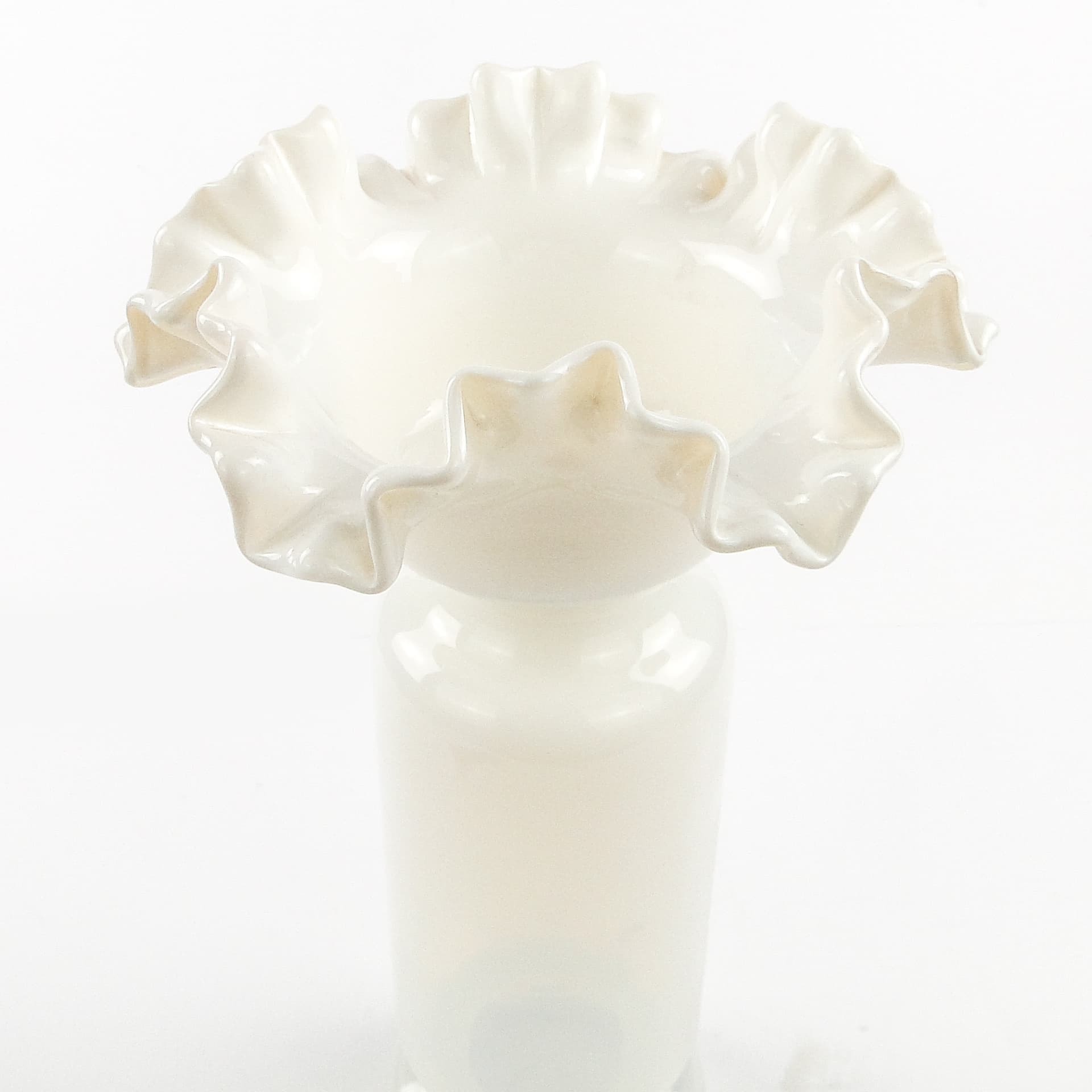 Ruffled vase, mid-century modern, glass, by L. Fiedorowicz, Poland, 1970s. - 104883