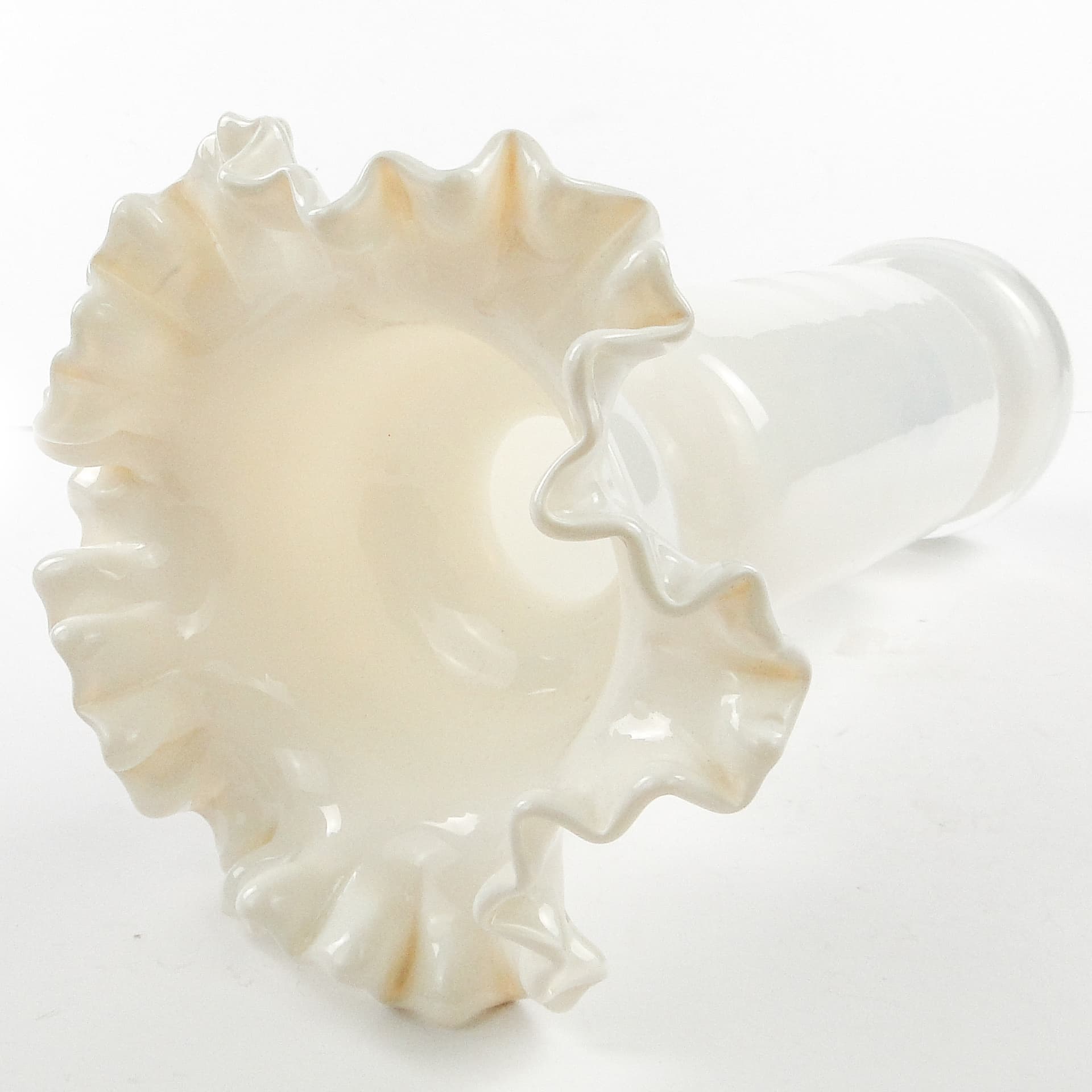 Ruffled vase, mid-century modern, glass, by L. Fiedorowicz, Poland, 1970s. - 104885