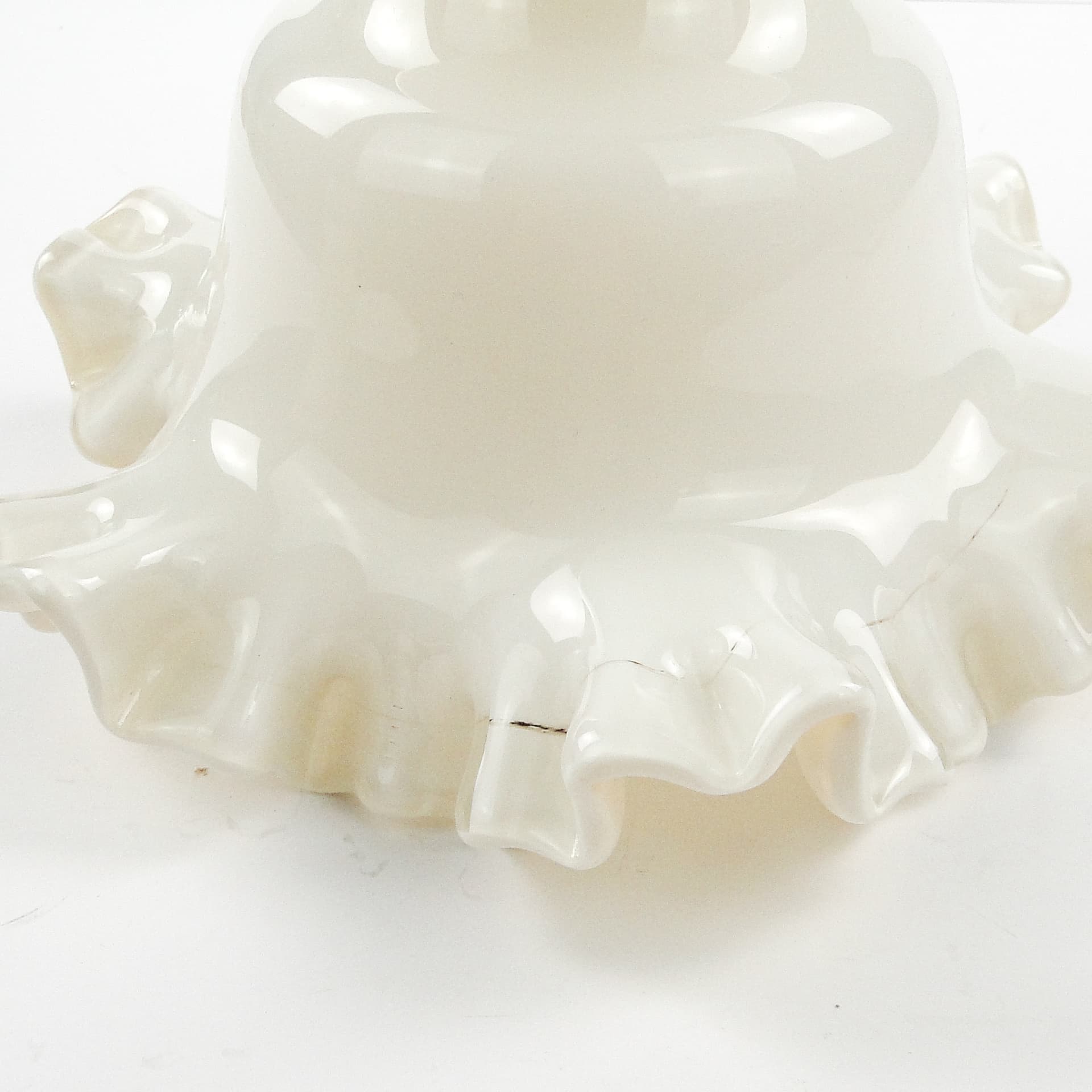 Ruffled vase, mid-century modern, glass, by L. Fiedorowicz, Poland, 1970s. - 104891