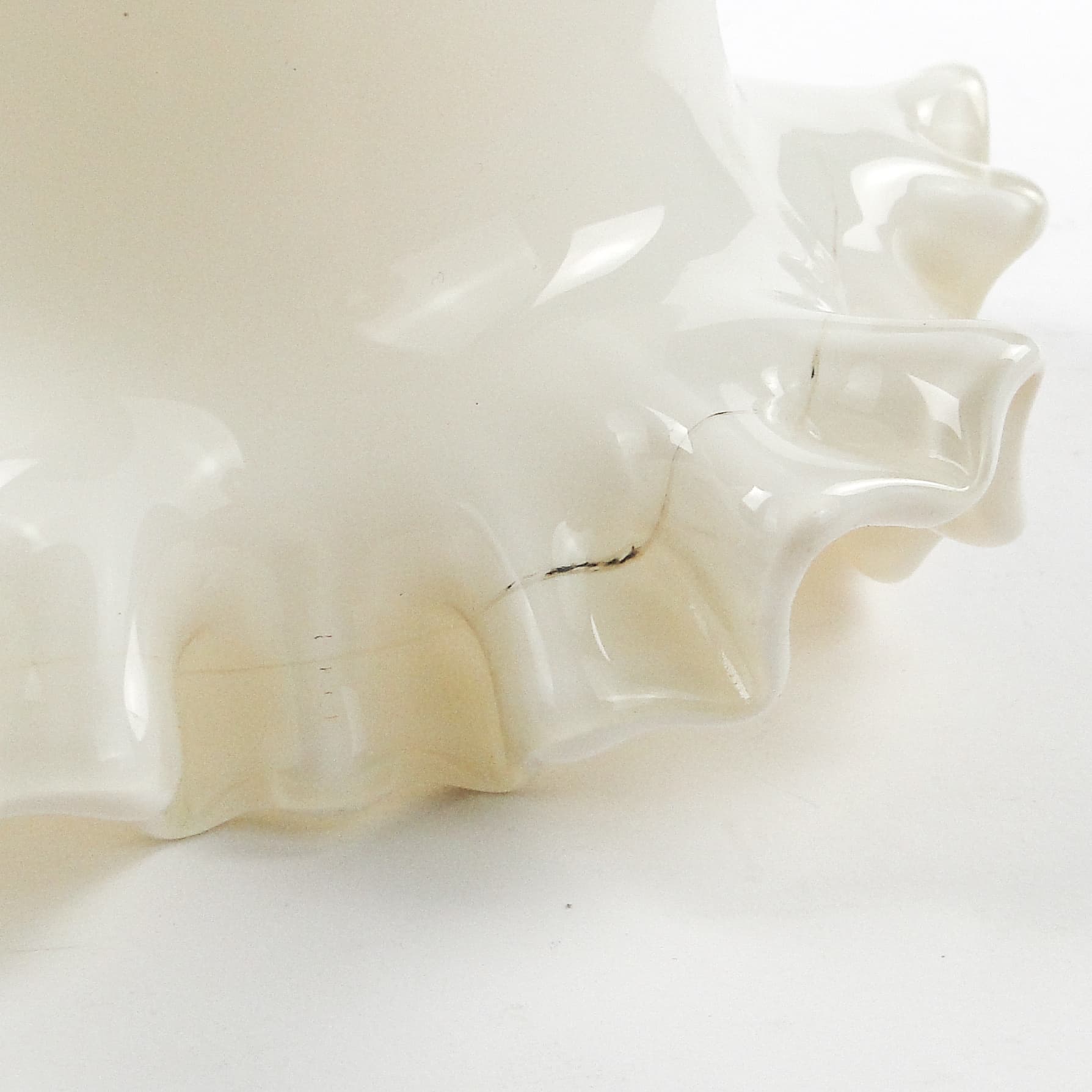 Ruffled vase, mid-century modern, glass, by L. Fiedorowicz, Poland, 1970s. - 104892