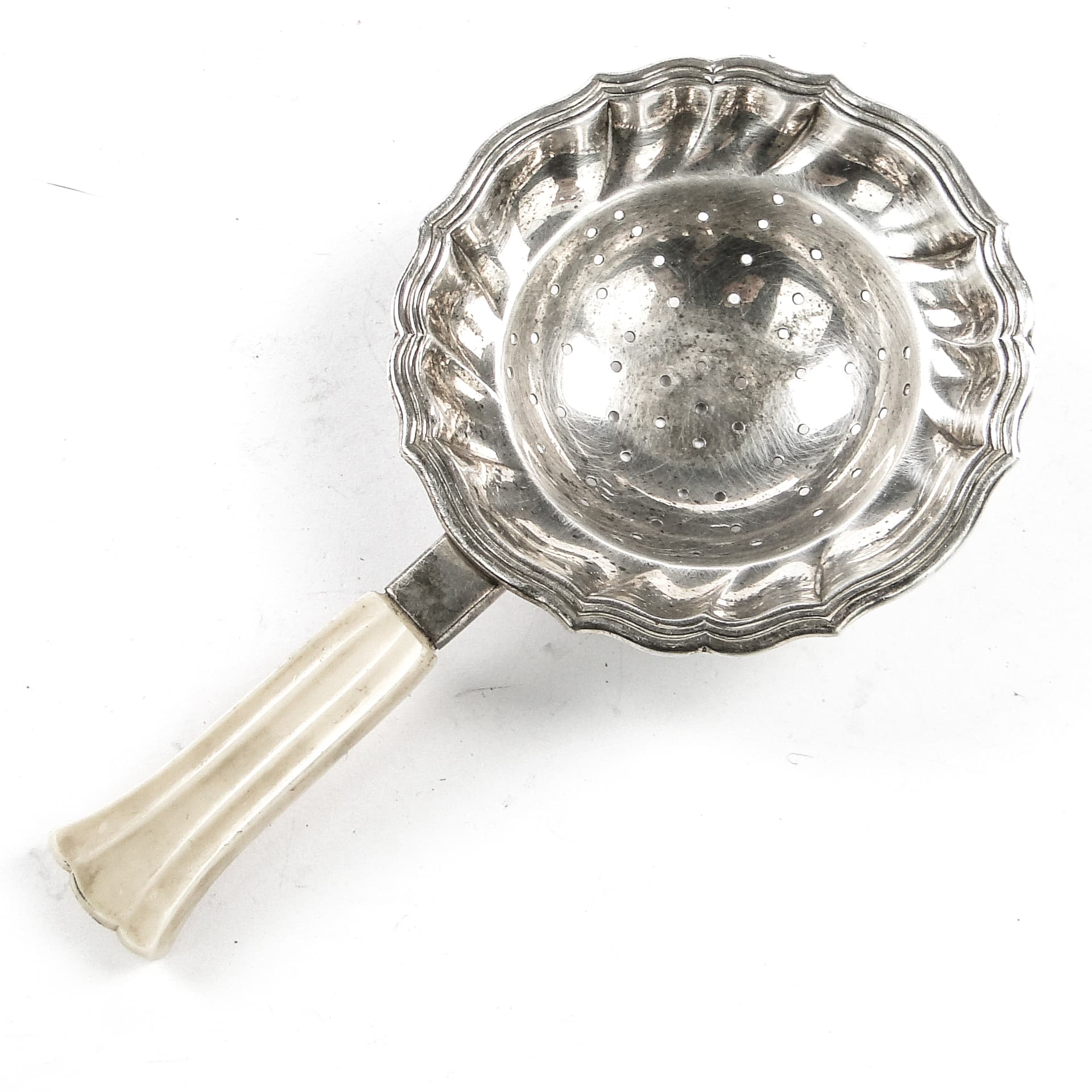 Zaparzacz do herbaty Art Nouveau, kość bawola, Szwecja, początek XX w. - 105590