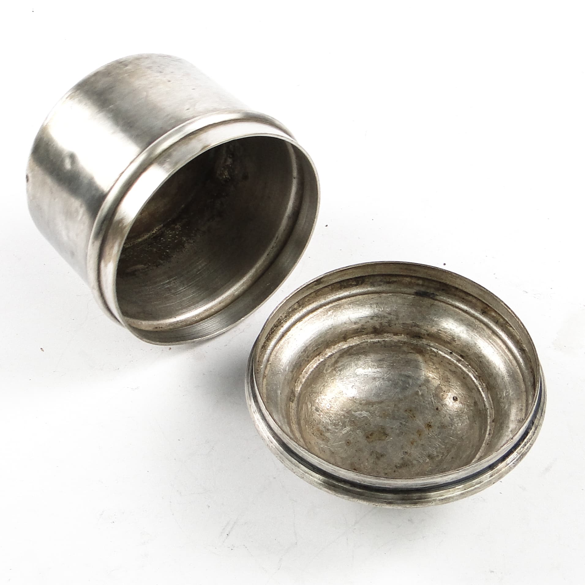 Eclectic pillbox, silver-plated brass, Poland, 19th c. - 105629