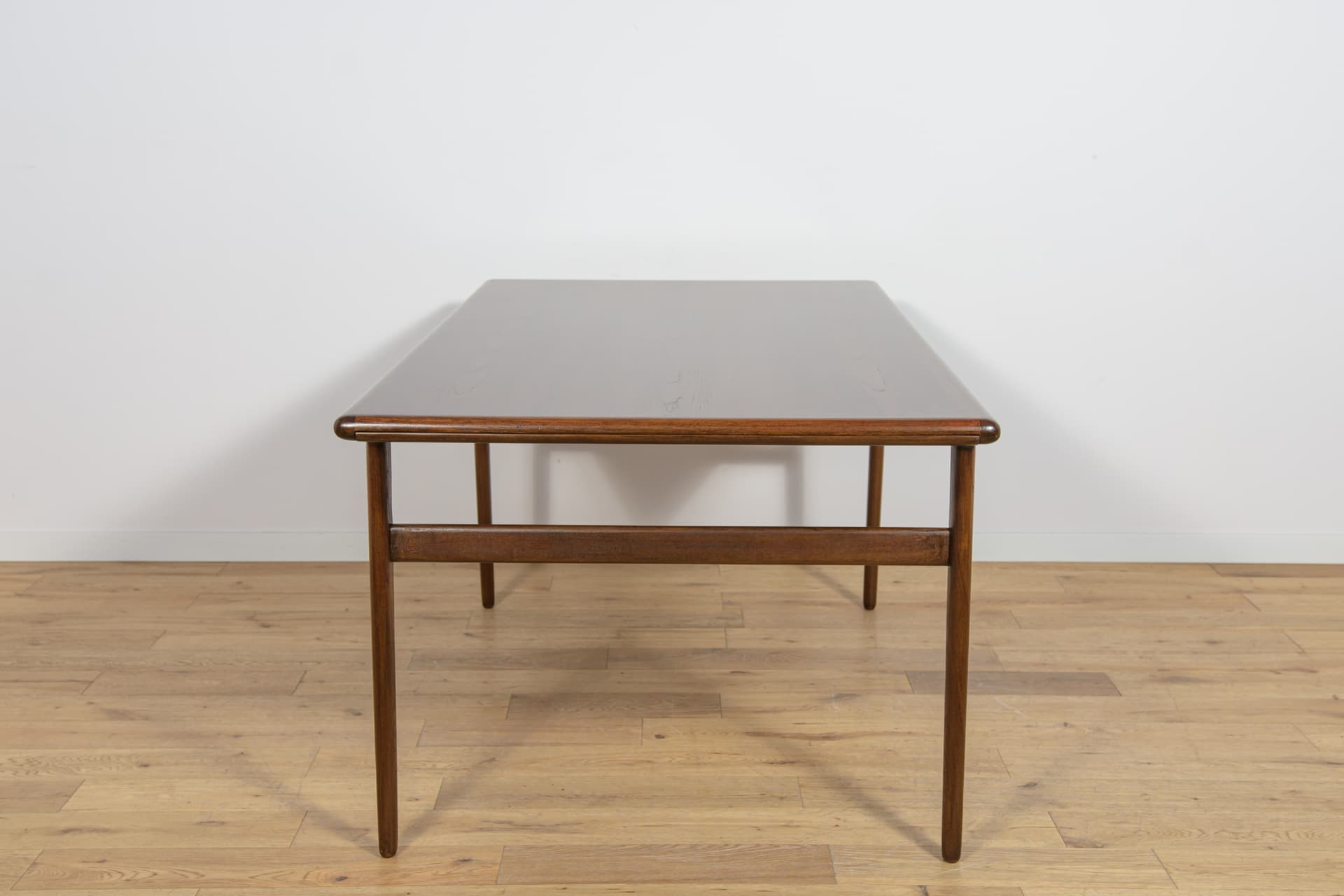 Rozkładany stół, proj. Johannes Andersen, Uldum Mobelfabrik, Dania, lata 60. - 105698