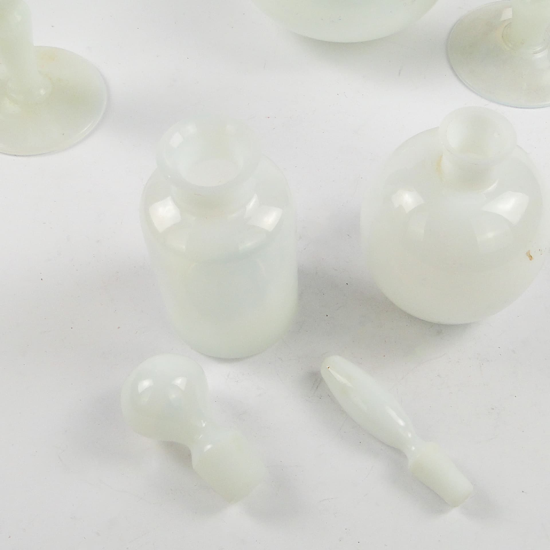 Komplet toaletowy Fiorentina, mid-century modern, szkło opalowe, Włochy, lata 50. - 105771