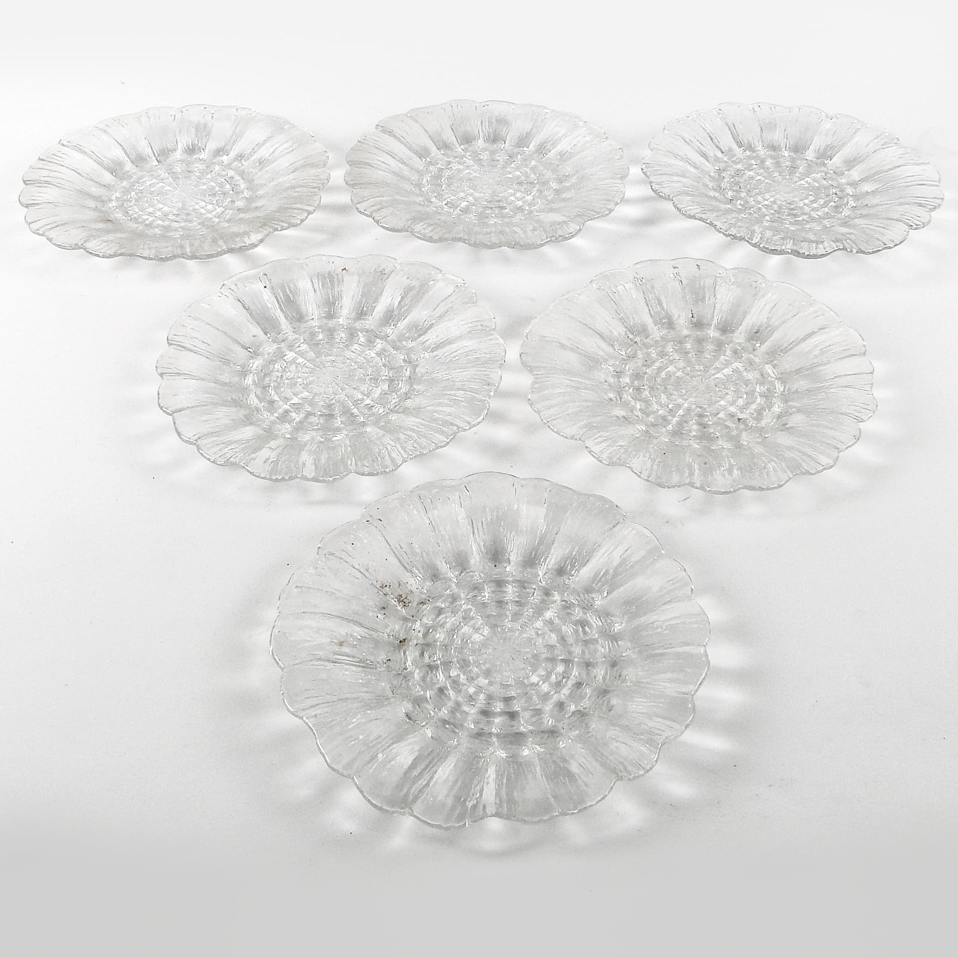 Komplet talerzy do sałatek Cora, mid-century modern, szkło prasowane, Ząbkowice, Polska, lata 70. - 106688