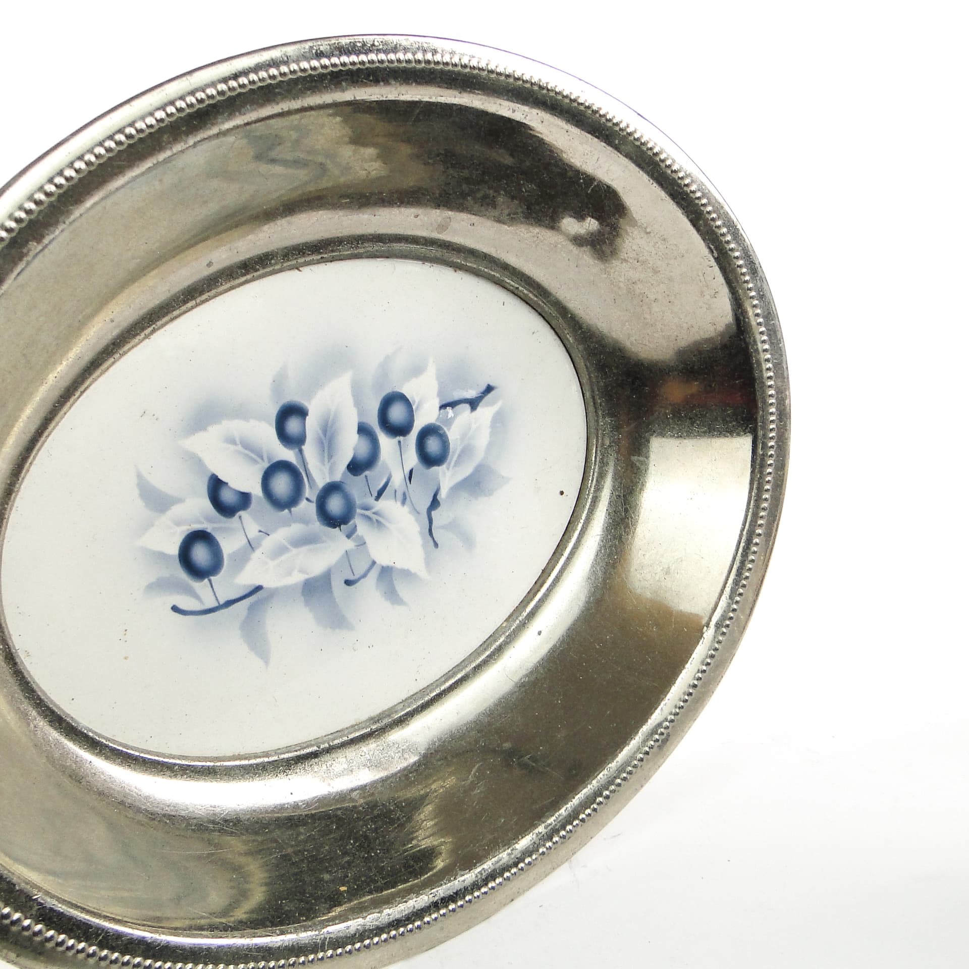 Art Nouveau platter, silver-plated brass, white porcelain, Austria, early 20th c. - 106755