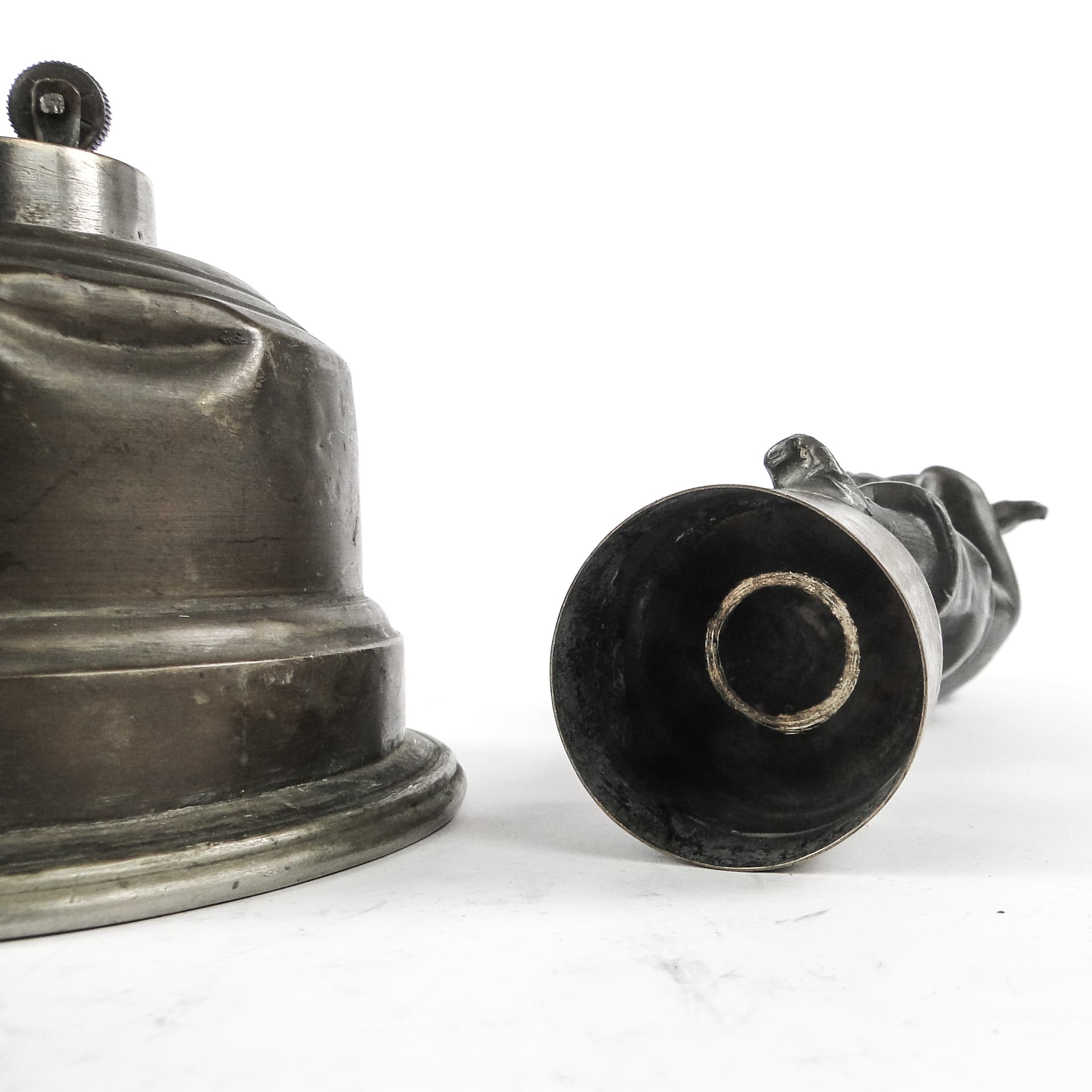 Art Deco Figural Table Lighter, Patinated Metal, 1930s - 106933