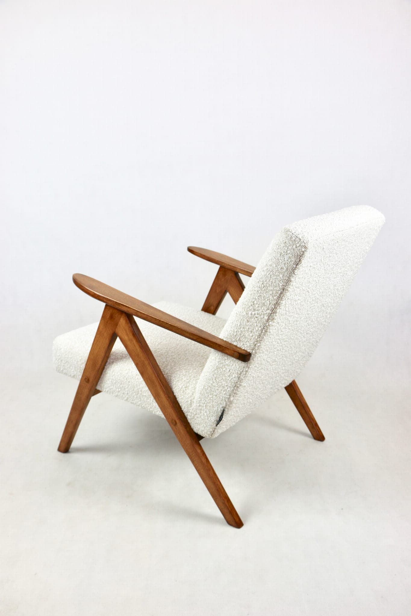 Fotel VAR B-310, bouclé ivory, dąb, Polska, lata 70. - 108142