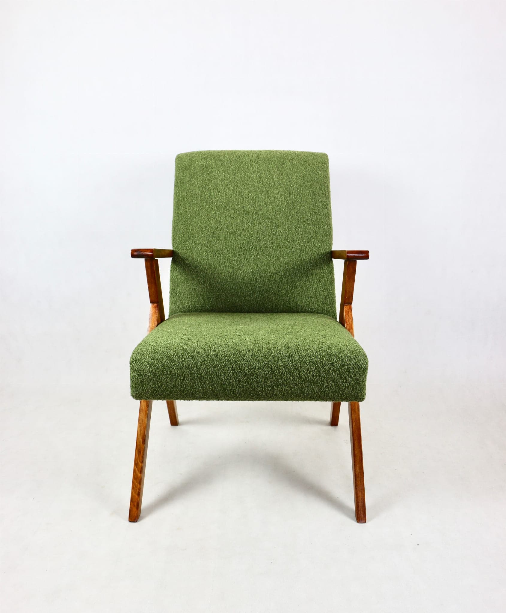 Armchair, green bouclé, walnut, Poland, 1970s. - 108037